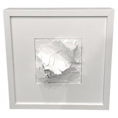 Weiße handgeschnittene Papierskulptur im Rahmen, Frankreich, Contemporary