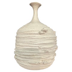 Vase blanc Hand Made Brutalist Design, Italie, Contemporary