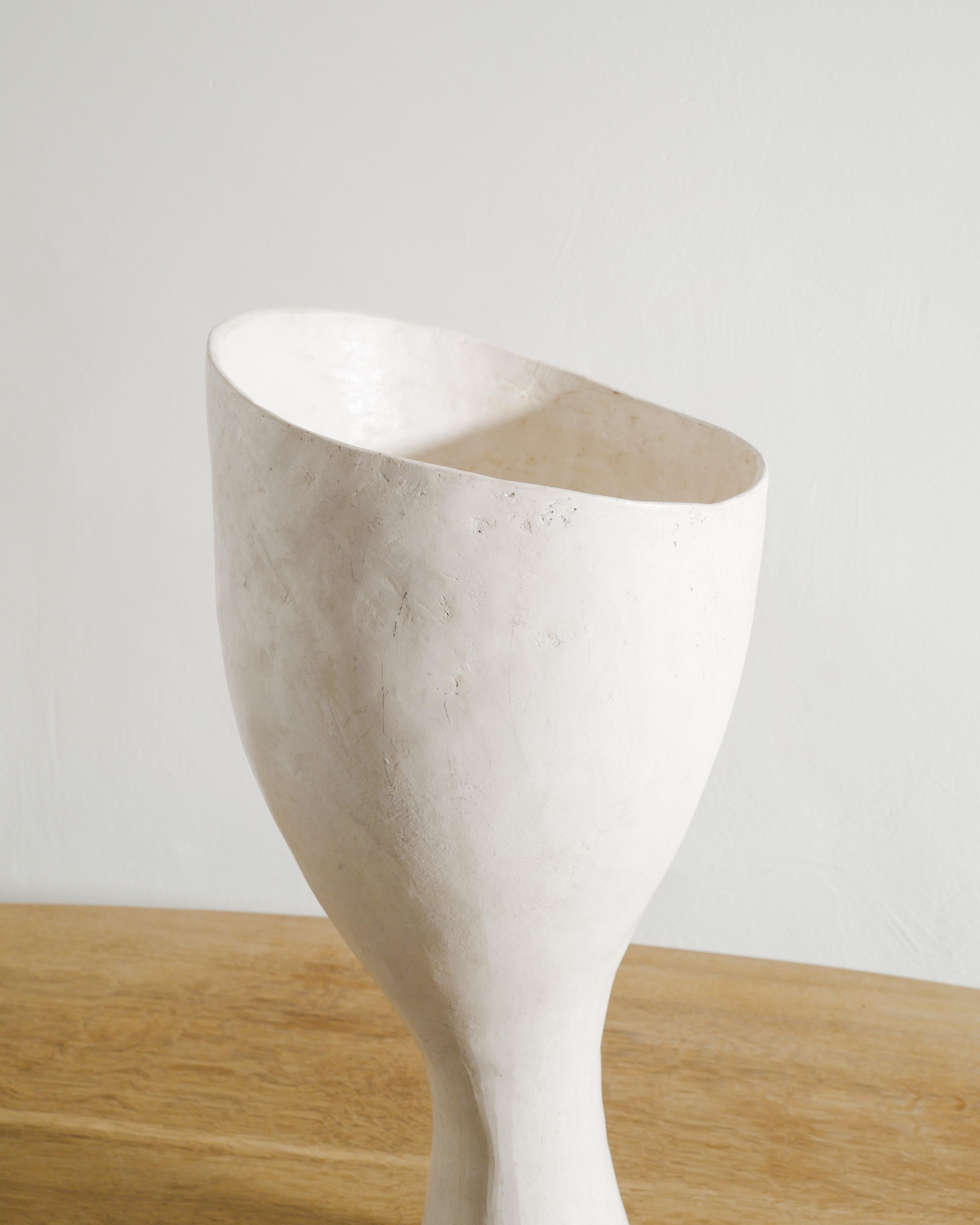Fine XX secolo Vaso scultoreo in gesso libero Hand Made bianco di Grillo Demo in vendita