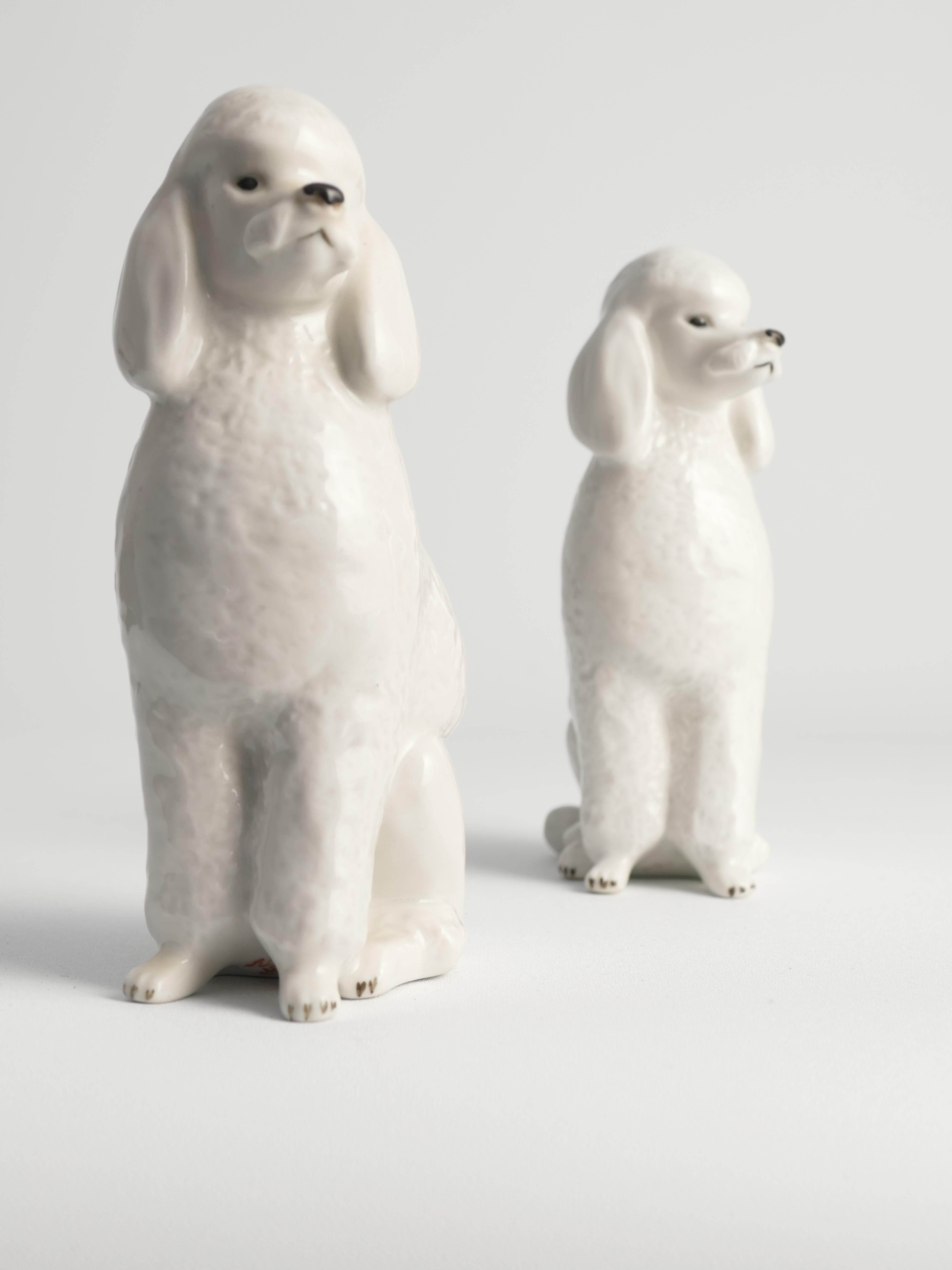 Weiße handbemalte Pudelhunde aus Porzellan von Lomonosov, Sowjet, 1960er Jahre, 2er Jahre, Set im Angebot 8