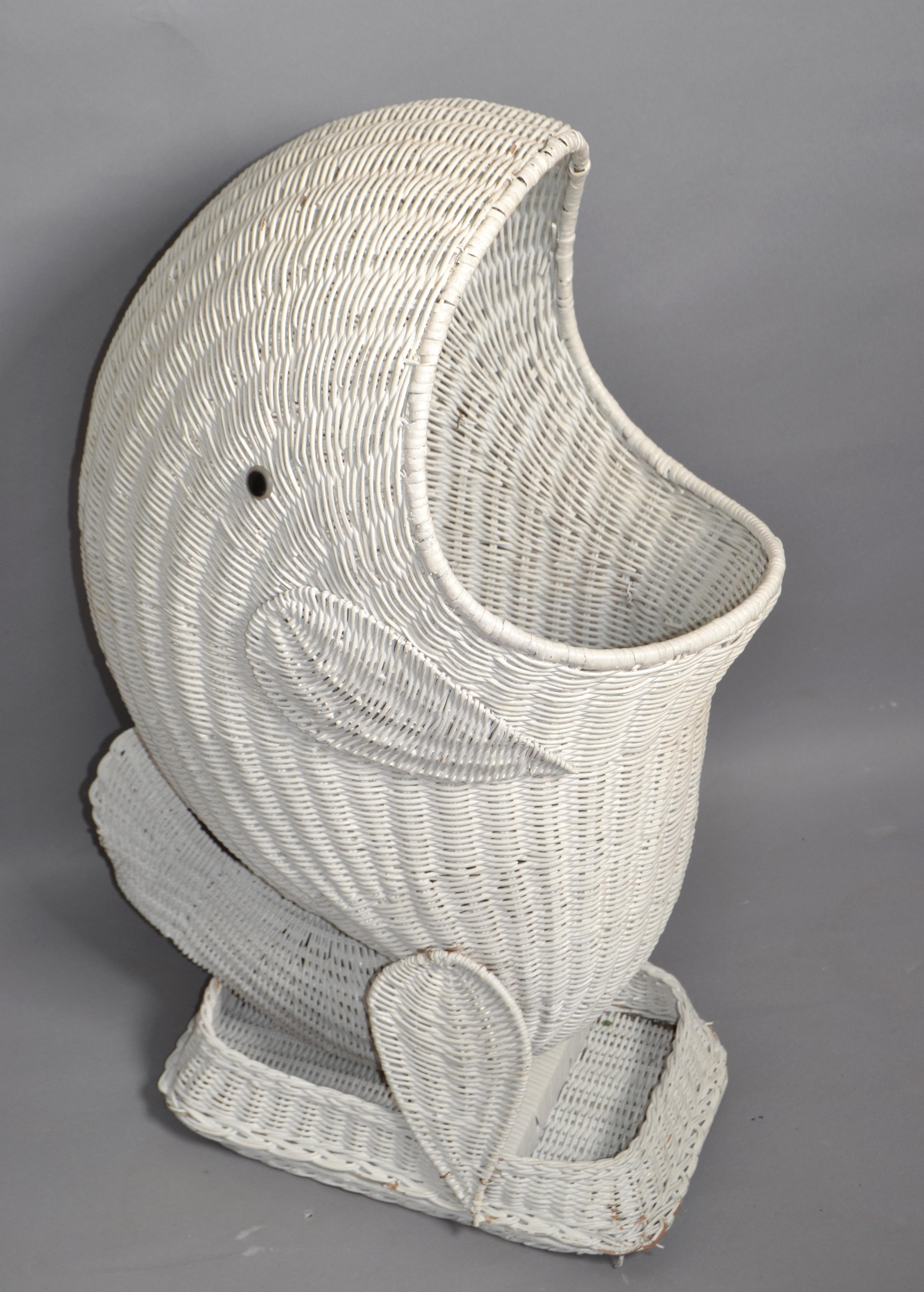 Mario Lopez Torres Style Mid-Century Modern white hand-woven Dolphin Basket, Toy Storage Vessel, Animal Sculpture.
Bohemian Style made in America in the late 20th century.
All original condition with some white marks to the Rattan and some breaks