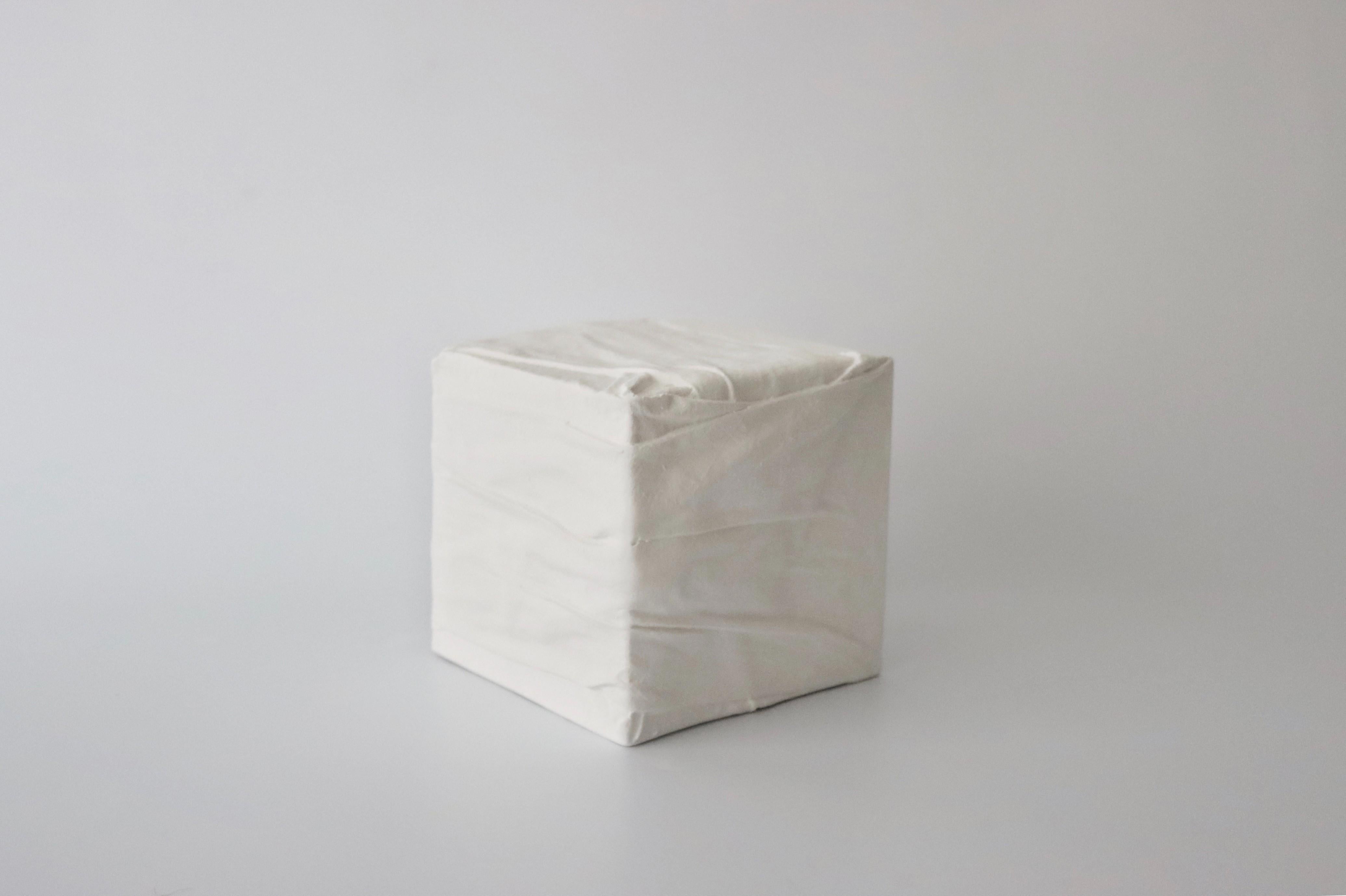 Midnight Sun's Ceramic Collection is a tribute to the centuries-old craftsmanship of Jingdezhen, the world-renowned 