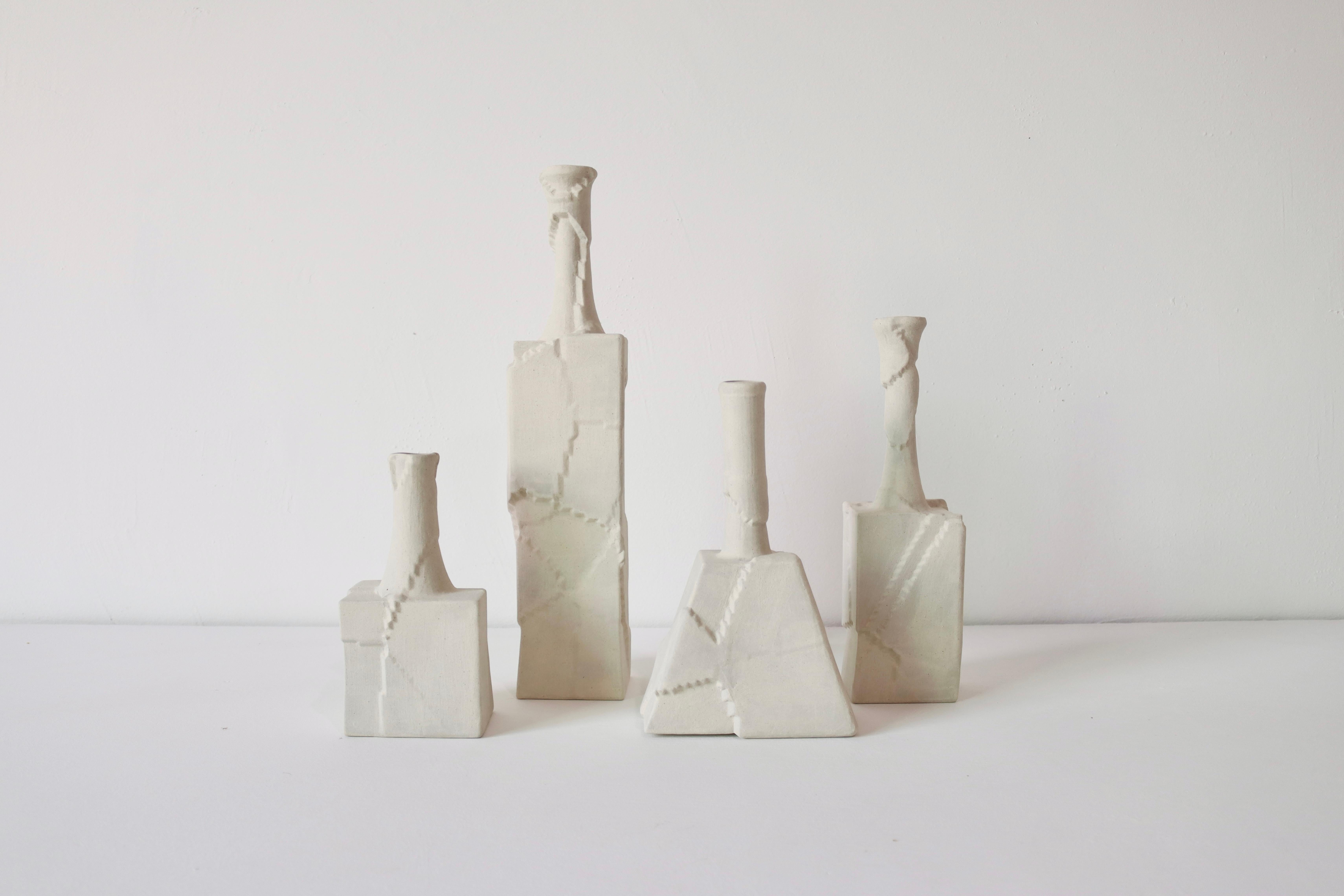 *Free Express Shipping – Delivered within 10-15 days from the time of order.
Gift Wrap Available.

Available in two colors: White/ Black

Midnight Sun's Ceramic Collection is a tribute to the centuries-old craftsmanship of Jingdezhen (景德镇), the