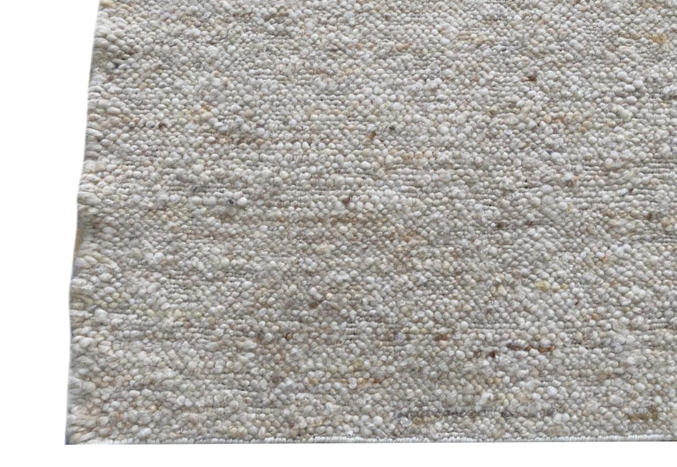 Modern White Handwoven Natural Raw Wool For Sale