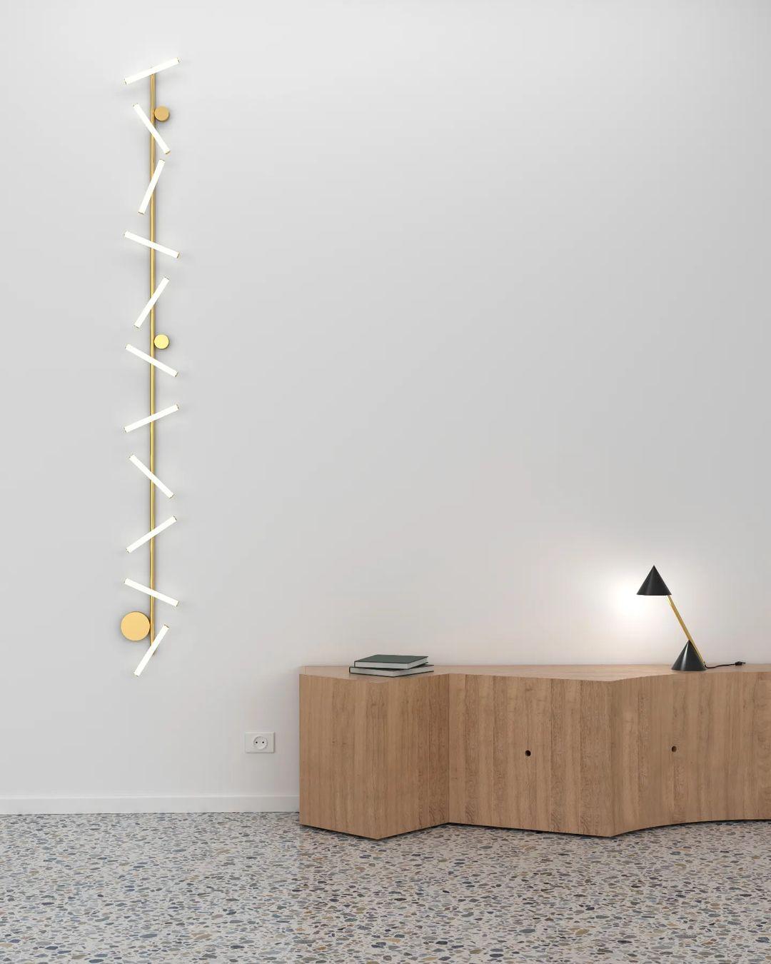 White Hat Desk Light by Atelier Areti In New Condition For Sale In Geneve, CH