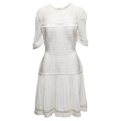 Weißes plissiertes Kleid mit Mesh-Akzent von Herve Leger in Weiß, Größe US M