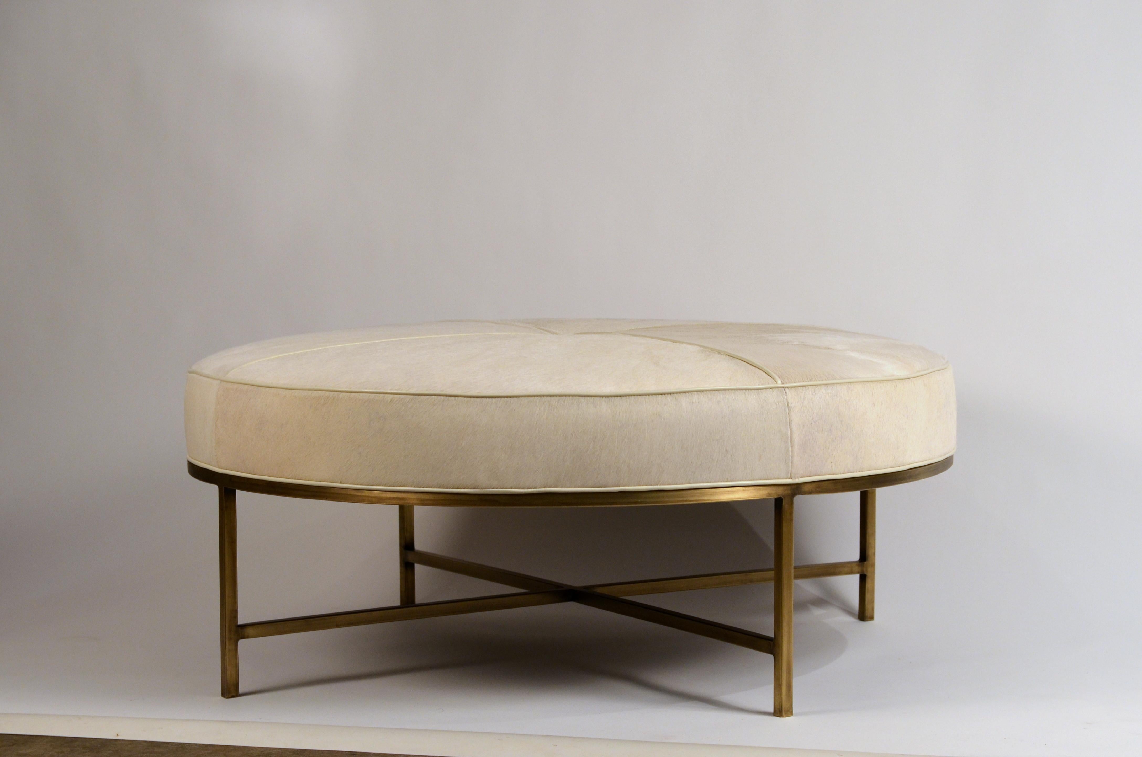 Modern White Hide and Patinated Brass 'Tambour' Ottoman by Design Frères For Sale