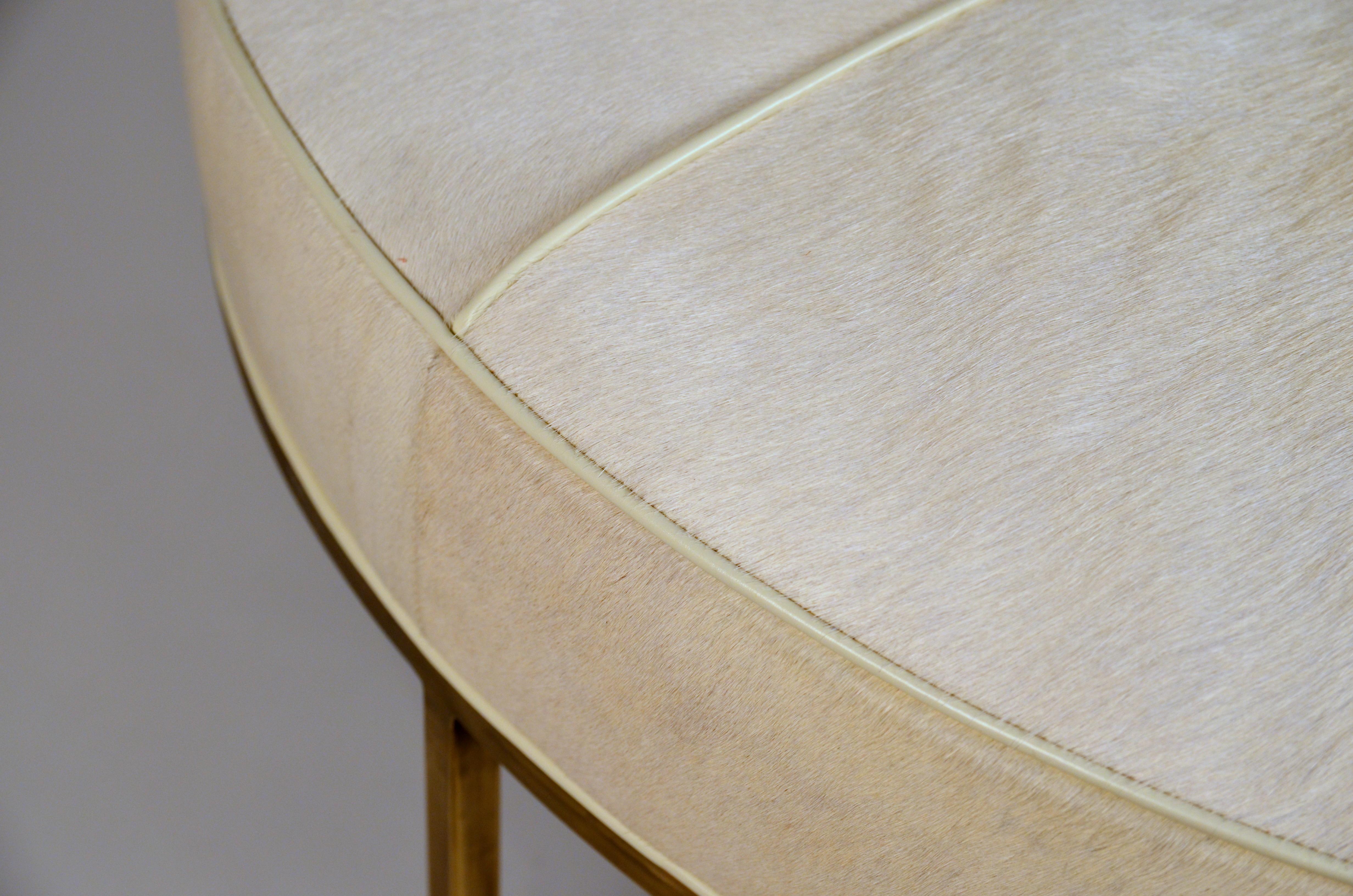 White Hide and Patinated Brass 'Tambour' Ottoman by Design Frères In New Condition For Sale In Los Angeles, CA