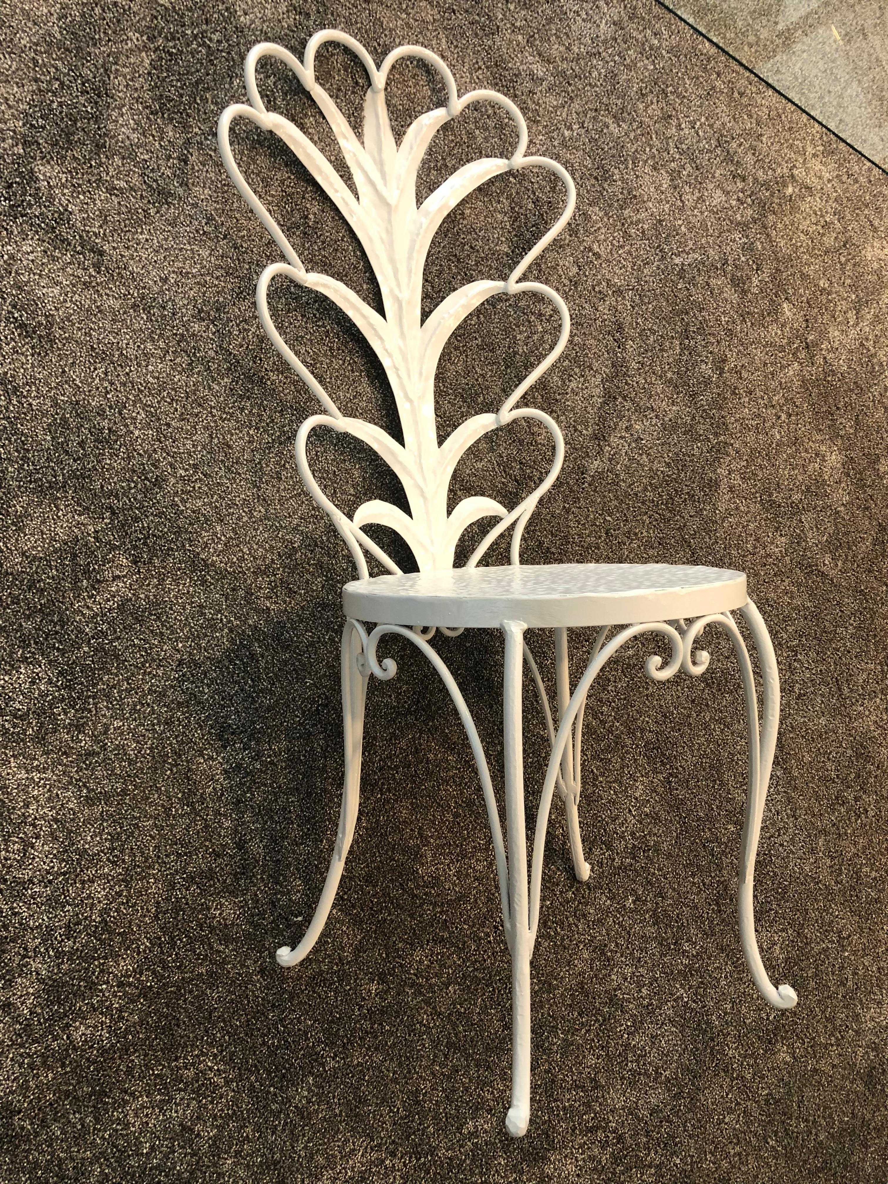 20th Century White Hollywood Regency Vanity Chair With Palm Tree Leaves For Sale