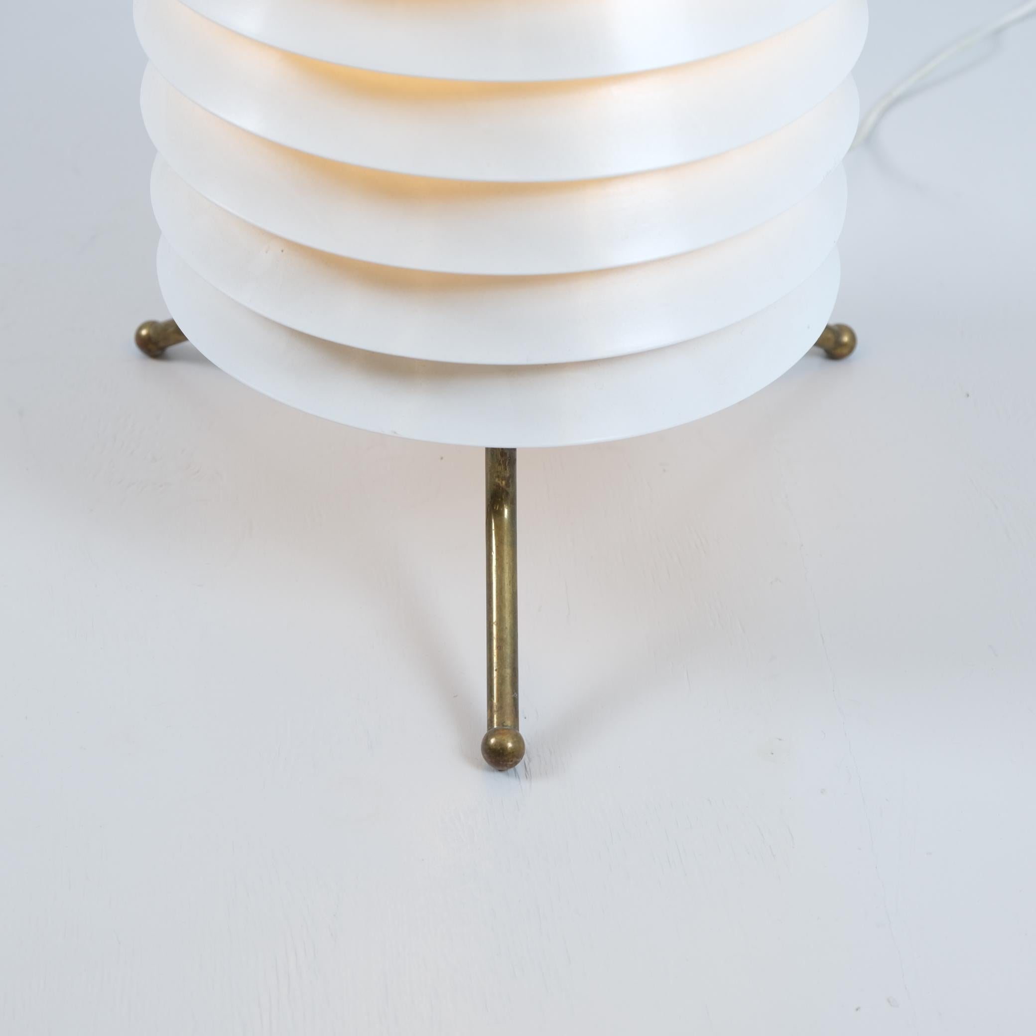 Finnish White Ilmari Tapiovaara Maya The Bee Floor Lamp, Hienoteräs for Asko, 1950s For Sale