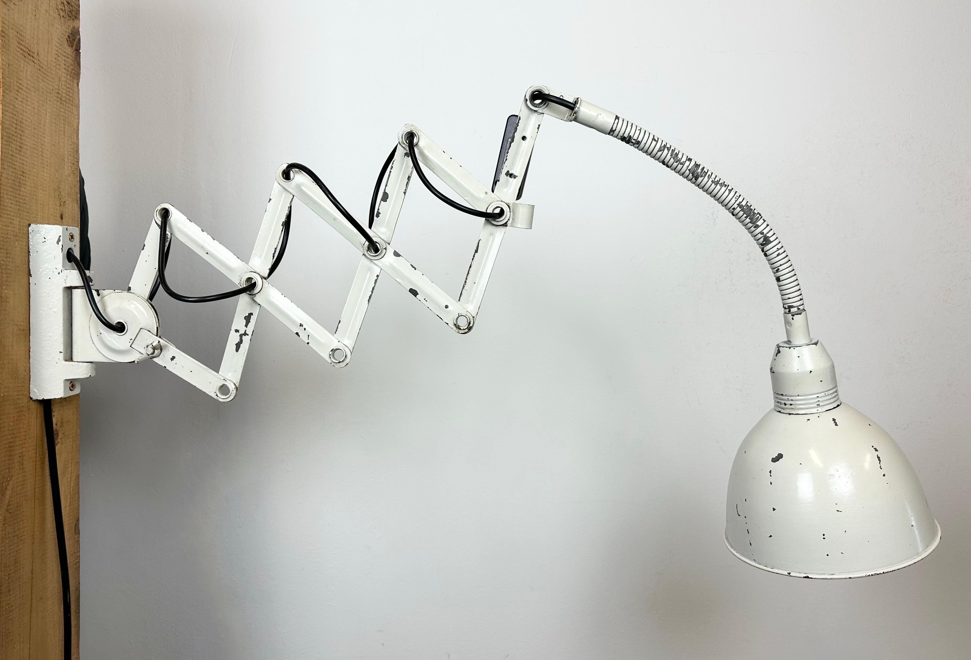 White Industrial Scissor Wall Lamp from Elektroinstala, 1960s For Sale 6