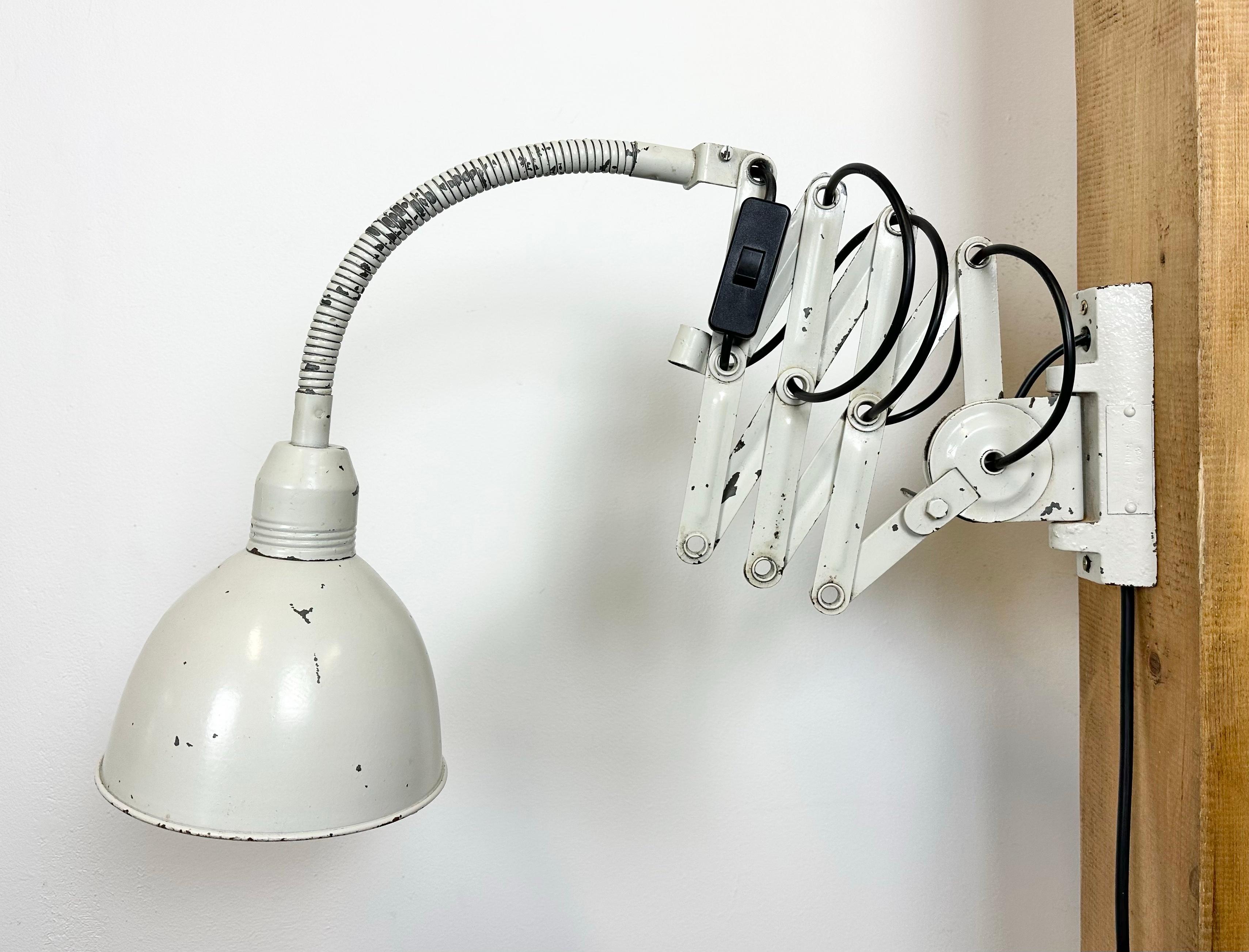 White Industrial Scissor Wall Lamp from Elektroinstala, 1960s For Sale 1