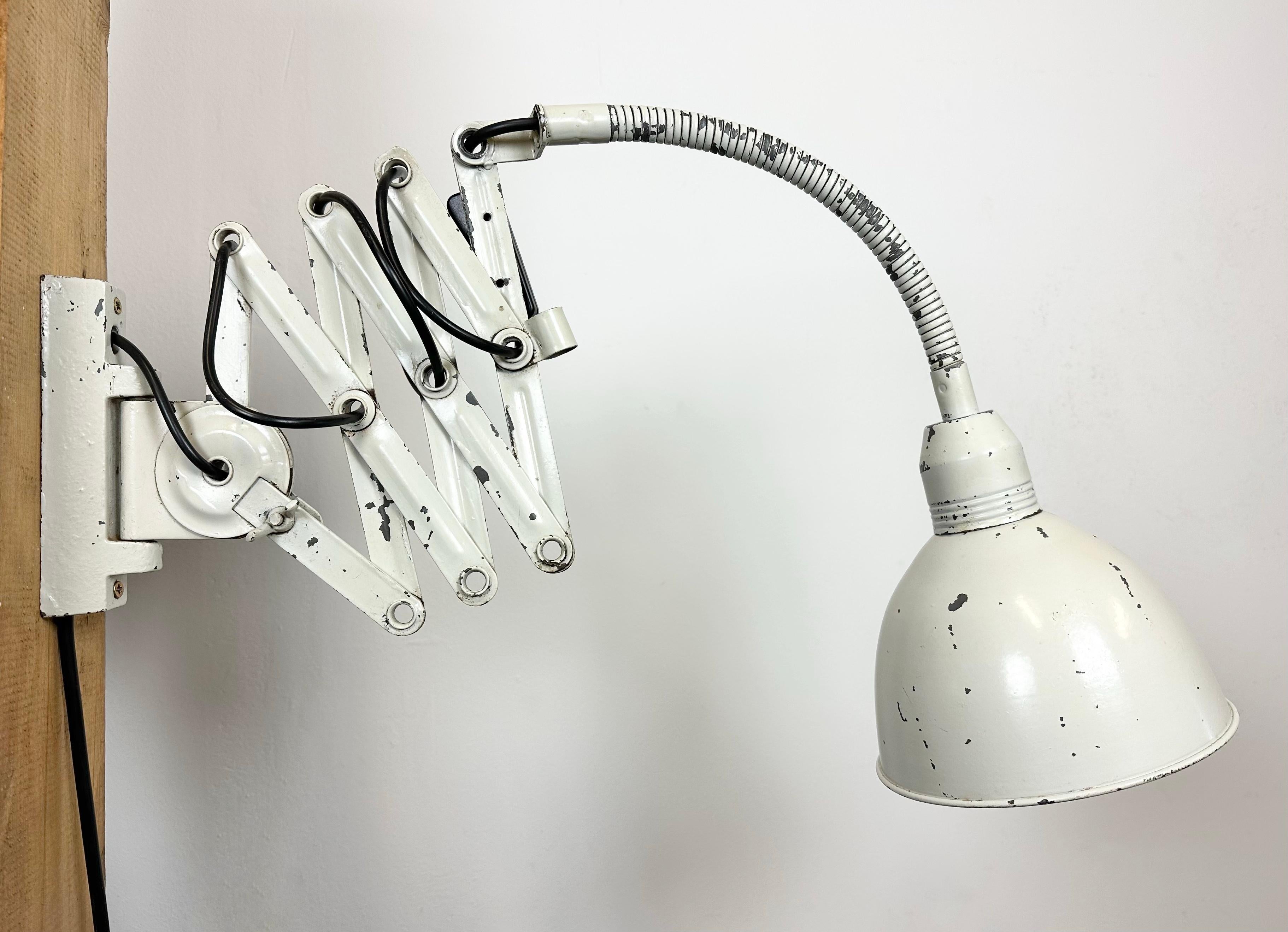 White Industrial Scissor Wall Lamp from Elektroinstala, 1960s For Sale 2