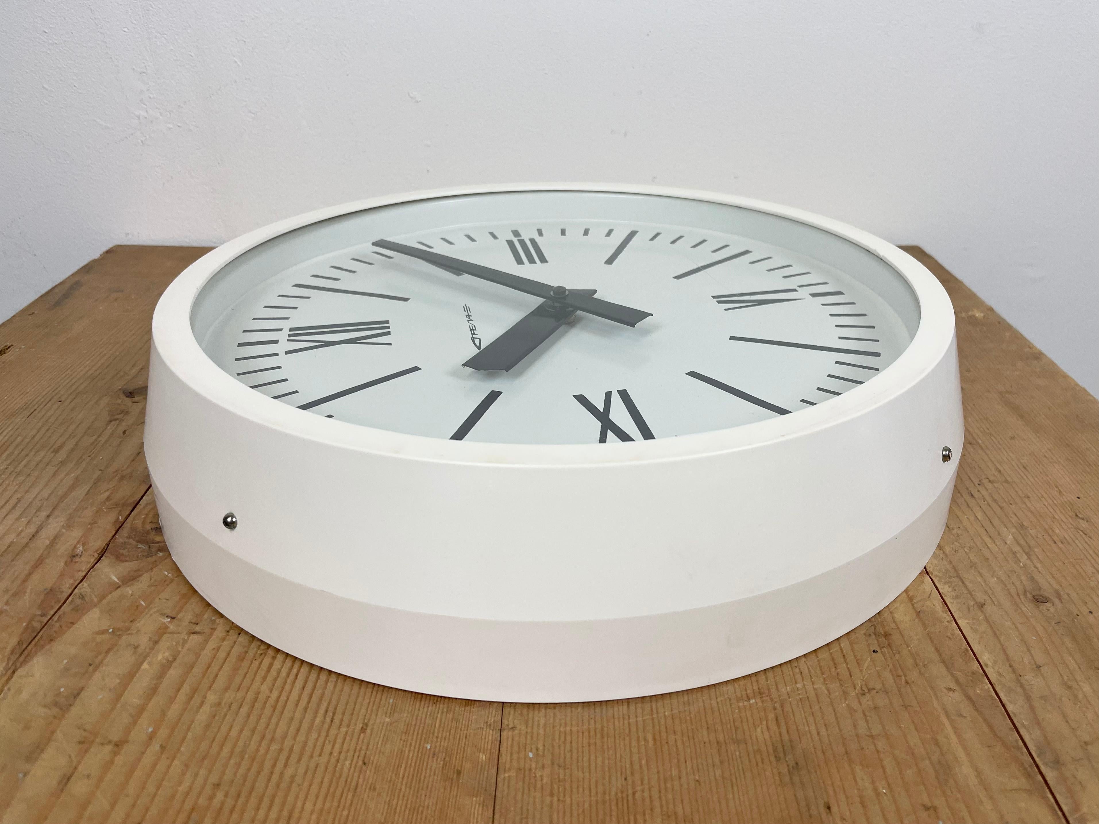 White Industrial Soviet Bakelite Factory Wall Clock from Strela, 1980s For Sale 8