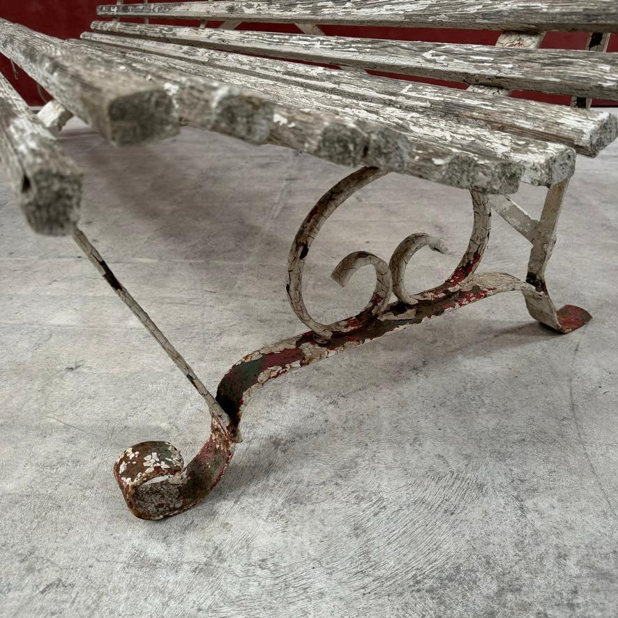 Banc en fer blanc 1
