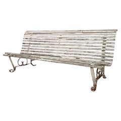 Banc en fer blanc