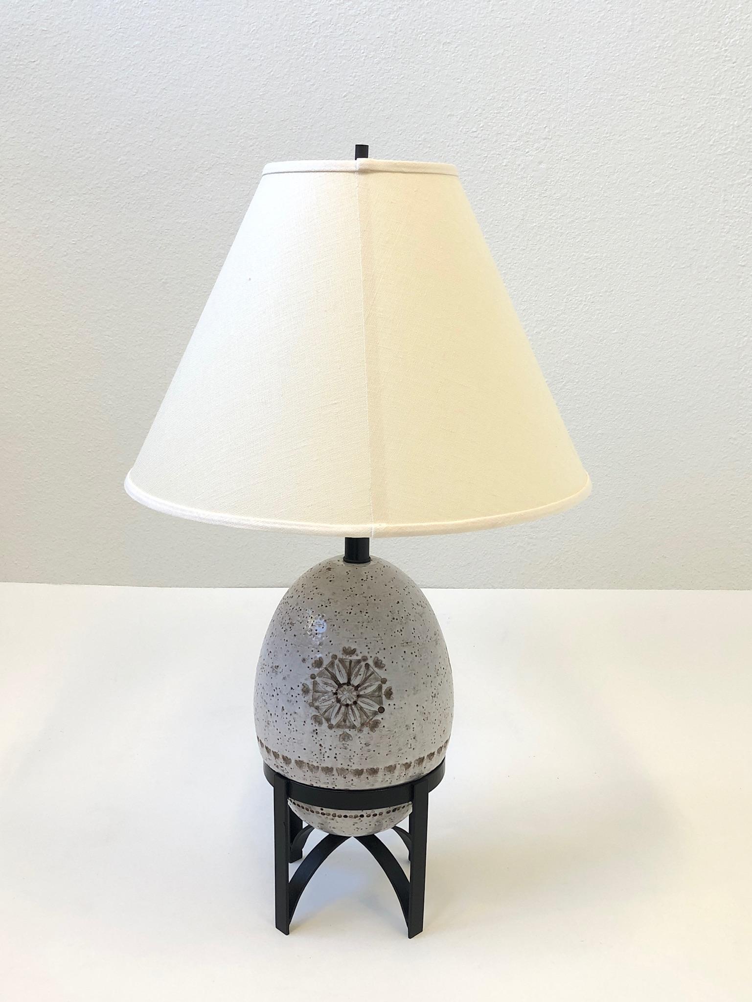 Linen White Italian Ceramic Table Lamp by Bitossi For Sale