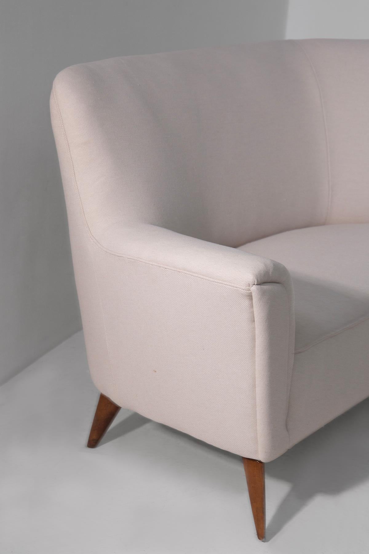 Italian Canapé d'angle italien blanc dans le style de Gio Ponti, retapissé en vente