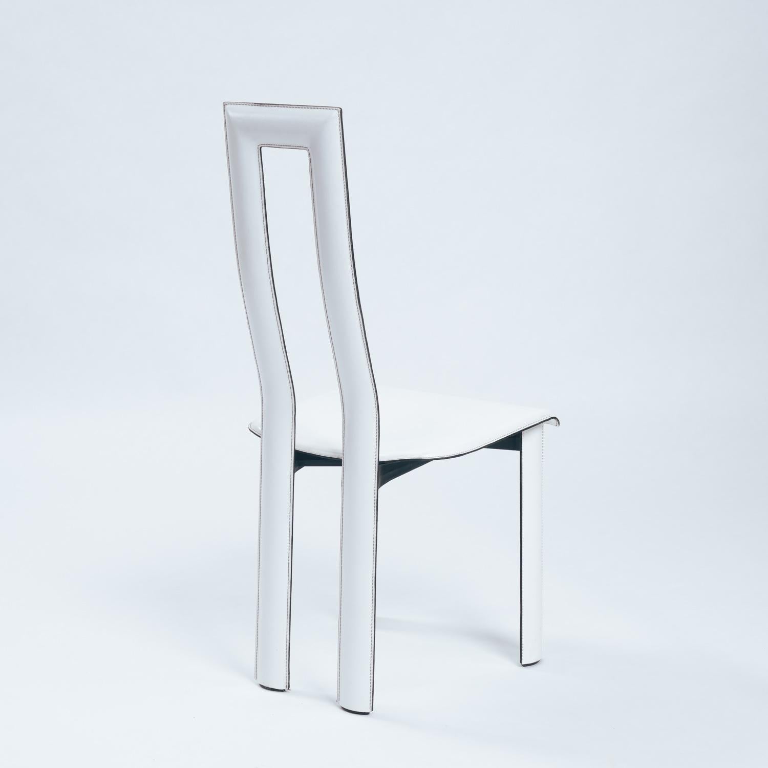 Sillas de comedor highback de cuero italiano blanco de Ycami Italia, años 80 finales del siglo XX en venta