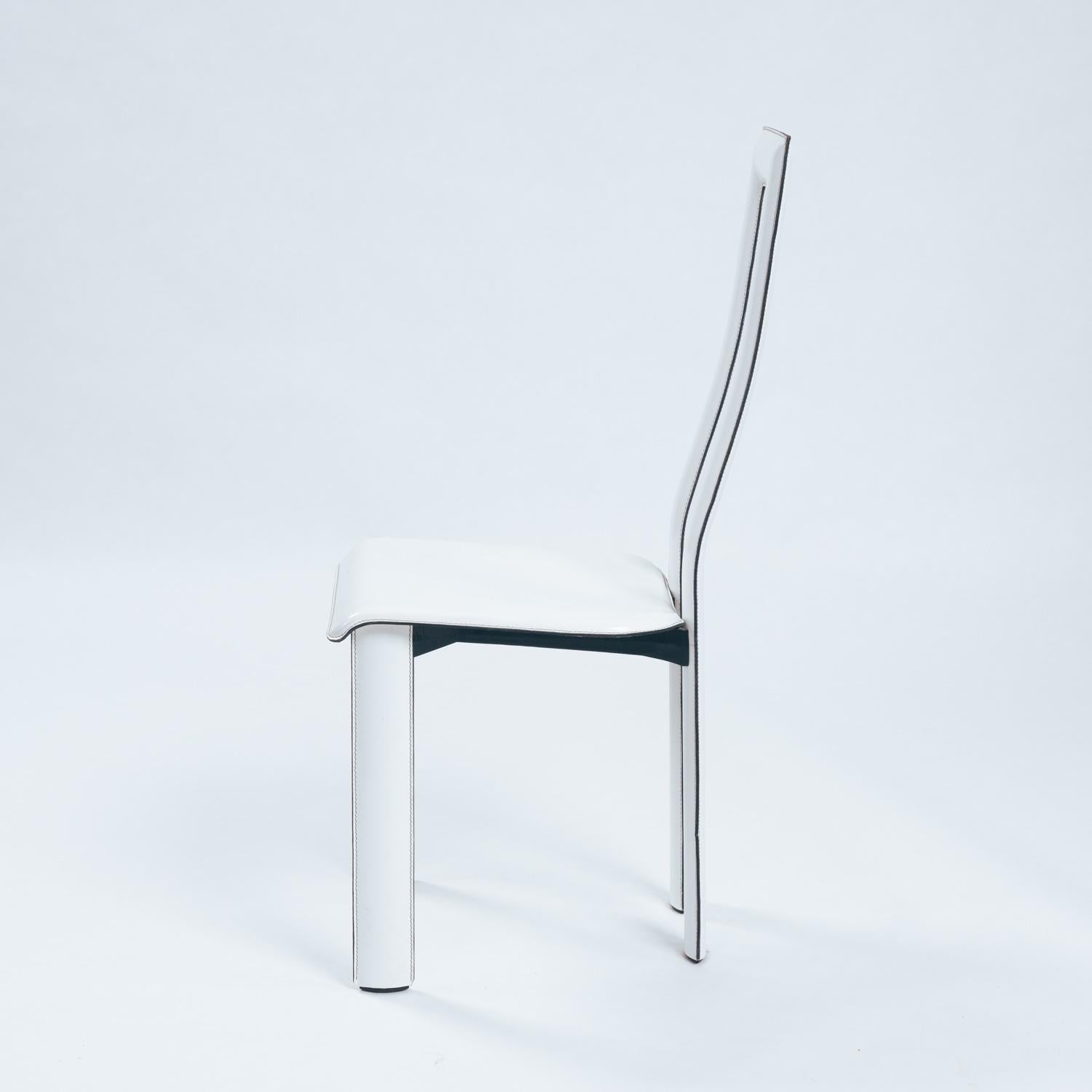 Sillas de comedor highback de cuero italiano blanco de Ycami Italia, años 80 en venta 1
