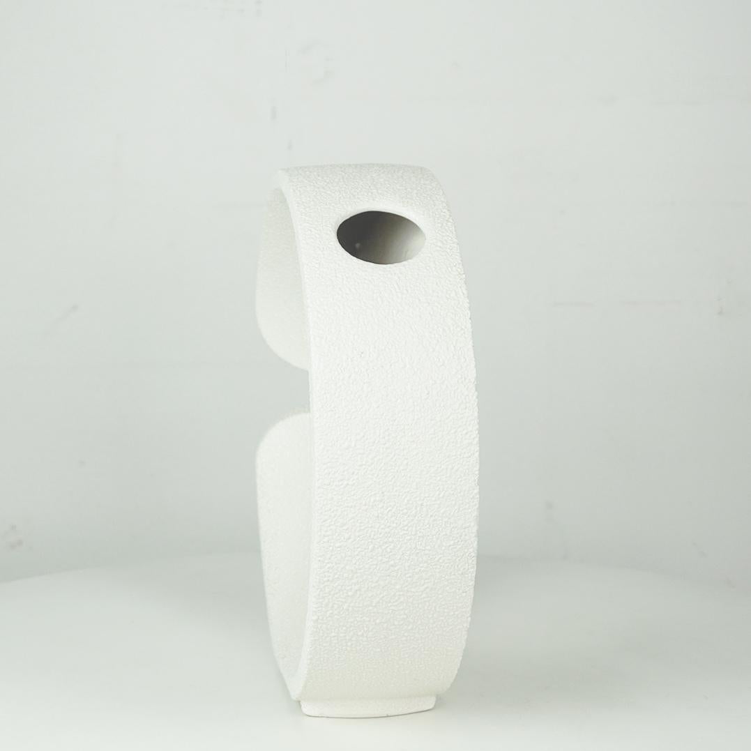 Italiano Vaso in ceramica bianca del Medioevo di Roberto Rigon per Bertoncello in vendita