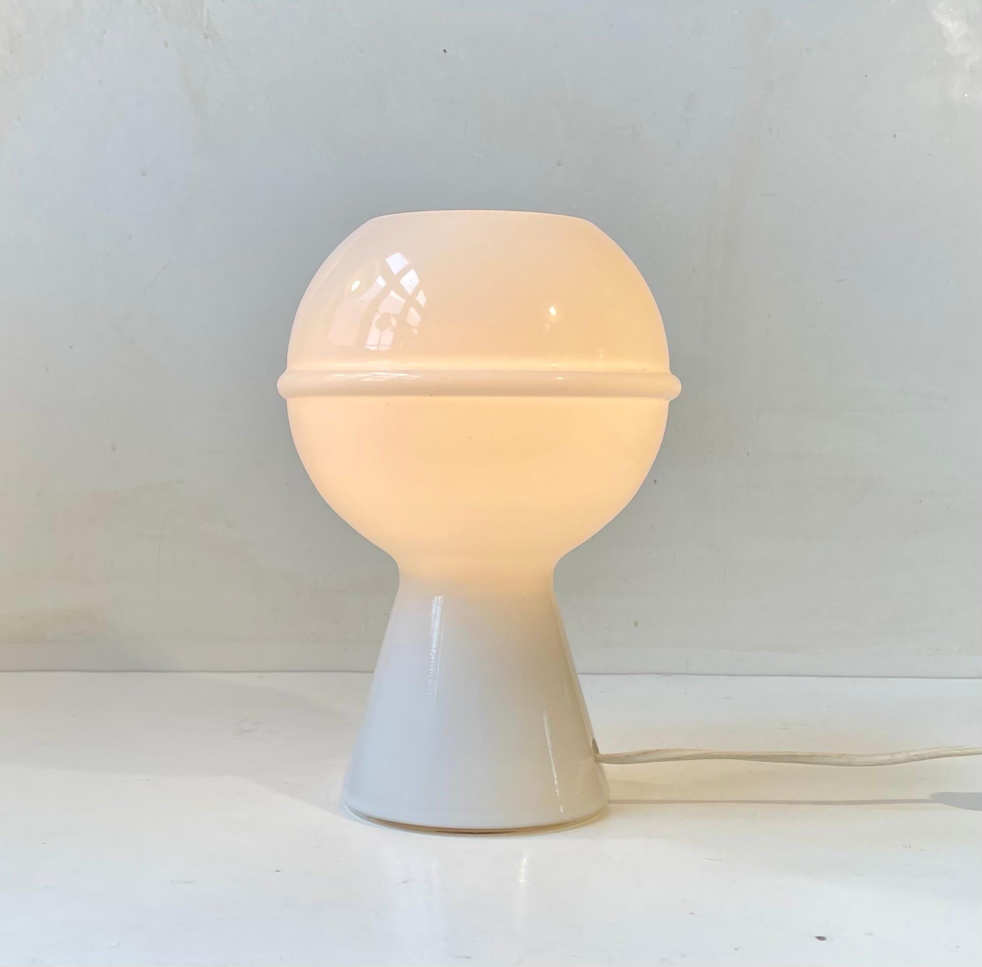 Late 20th Century White Italian Minimalist Saturn Table Lamp in Murano Glass, 1970s For Sale