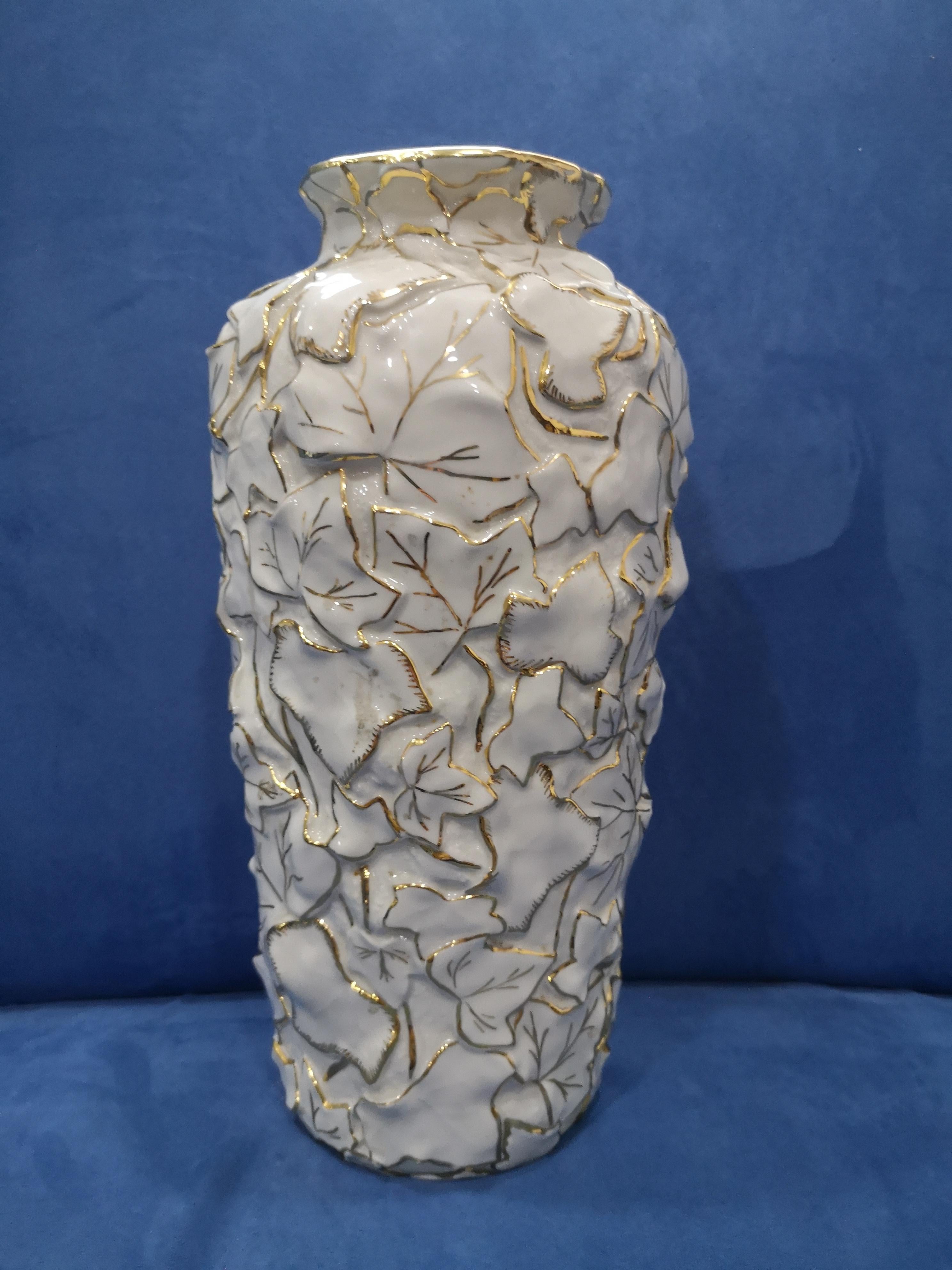 Late 20th Century White Italian porcelain vase by Villari with leaves and pure gold decorations For Sale