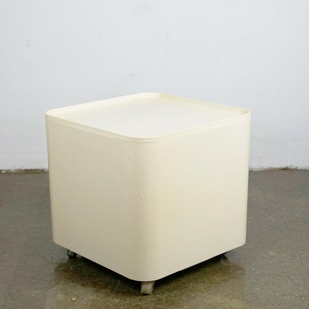 White Italian Space Age Plastic Trolley Dime by Marcello Siard for Coll. Longato In Good Condition For Sale In Vienna, AT