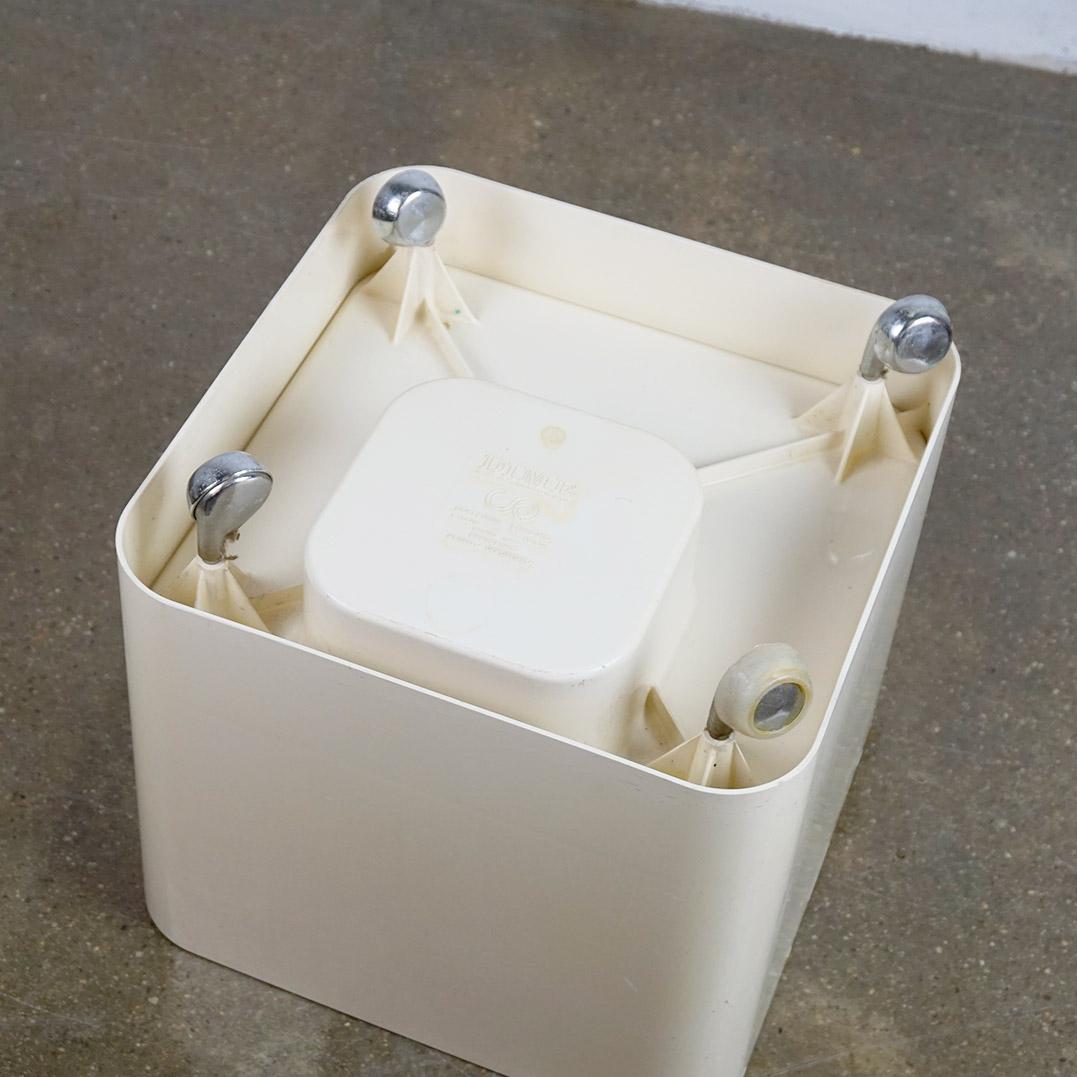 White Italian Space Age Plastic Trolley Dime by Marcello Siard for Coll. Longato For Sale 4