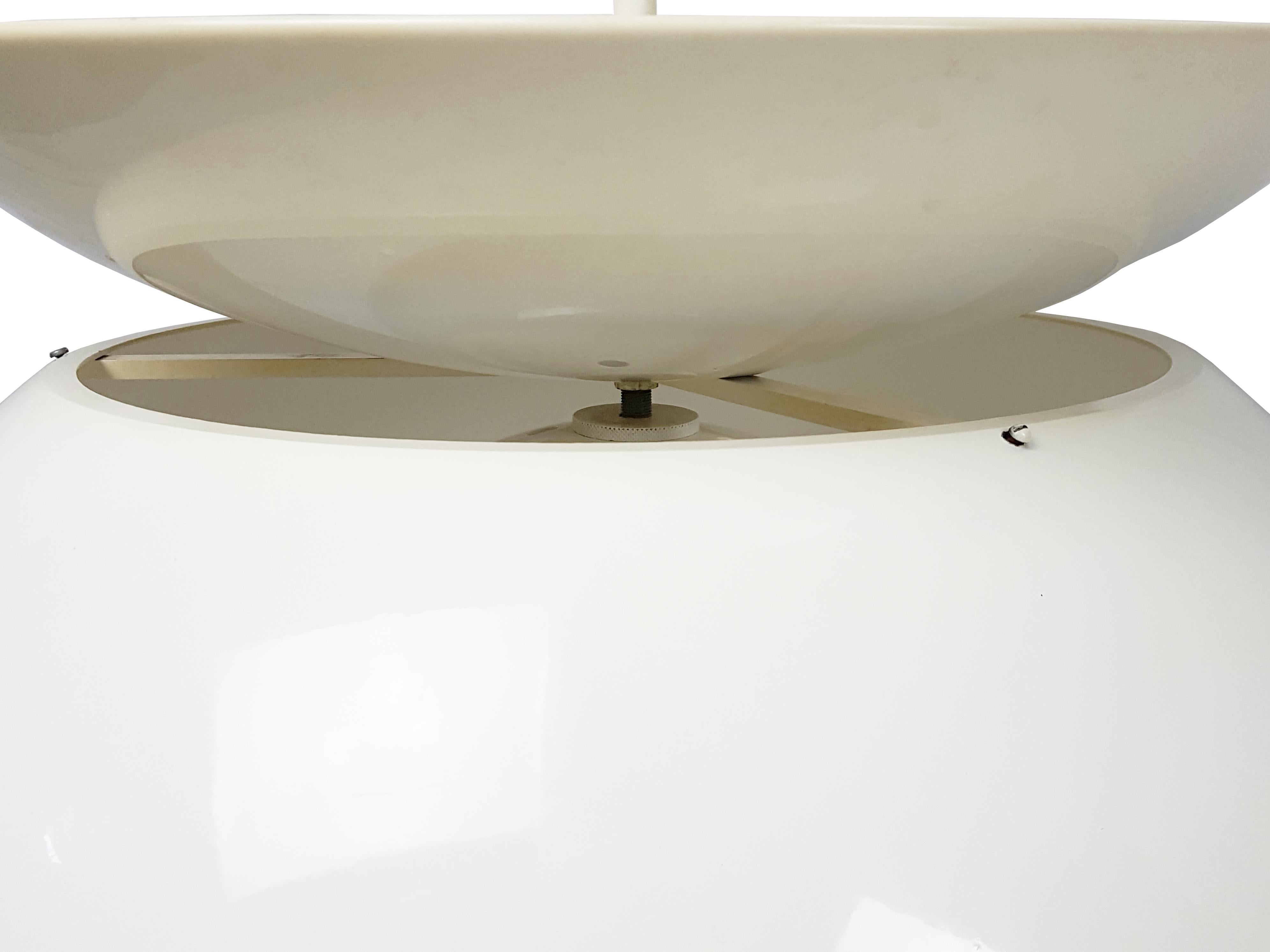 White/Ivory 1960s Cetra Pendant Lamp by V. Magistretti for Artemide For Sale 2