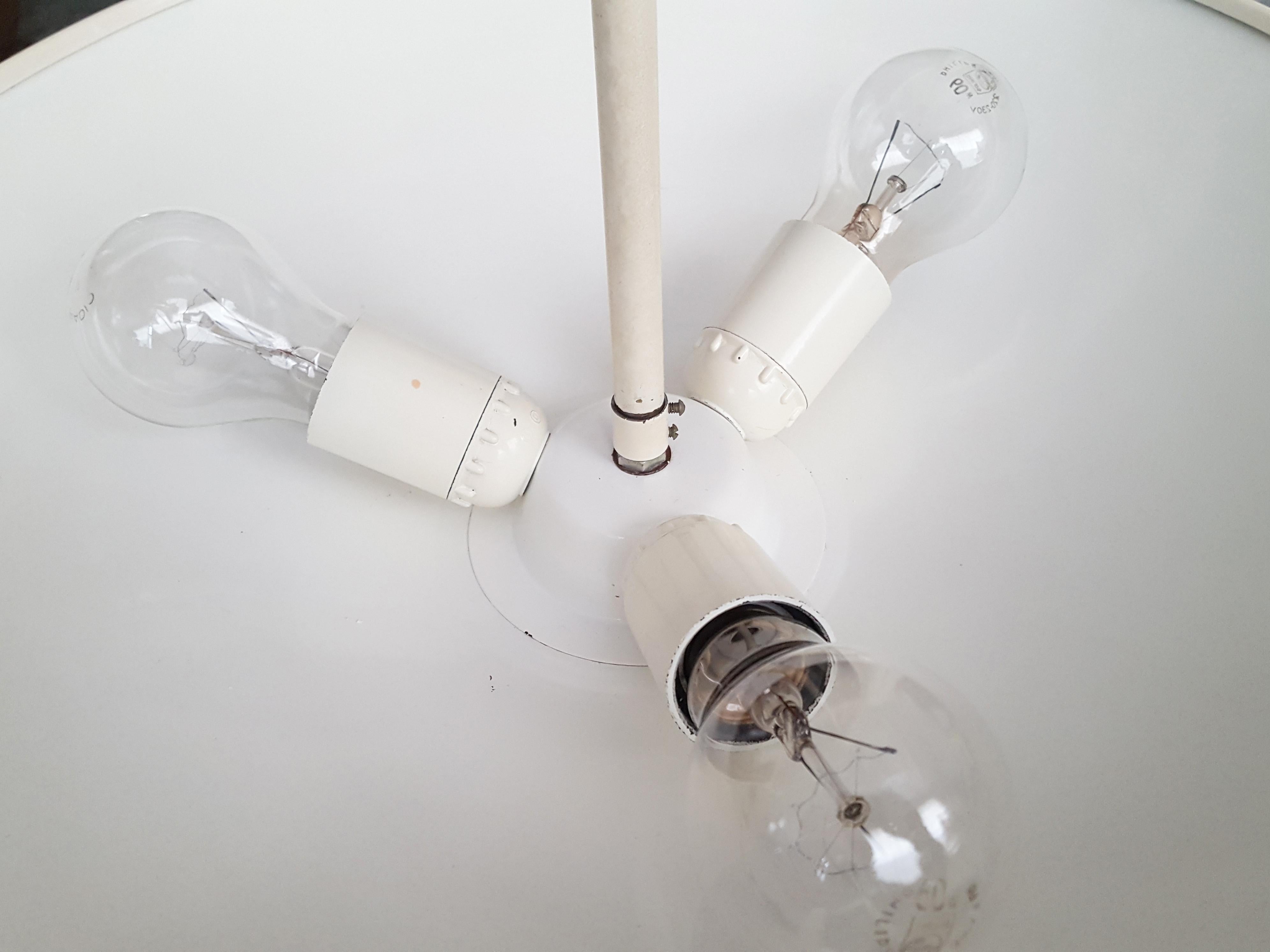 Lampe à suspension Cetra blanche/ivoire des années 1960 de V. Magistretti pour Artemide en vente 4