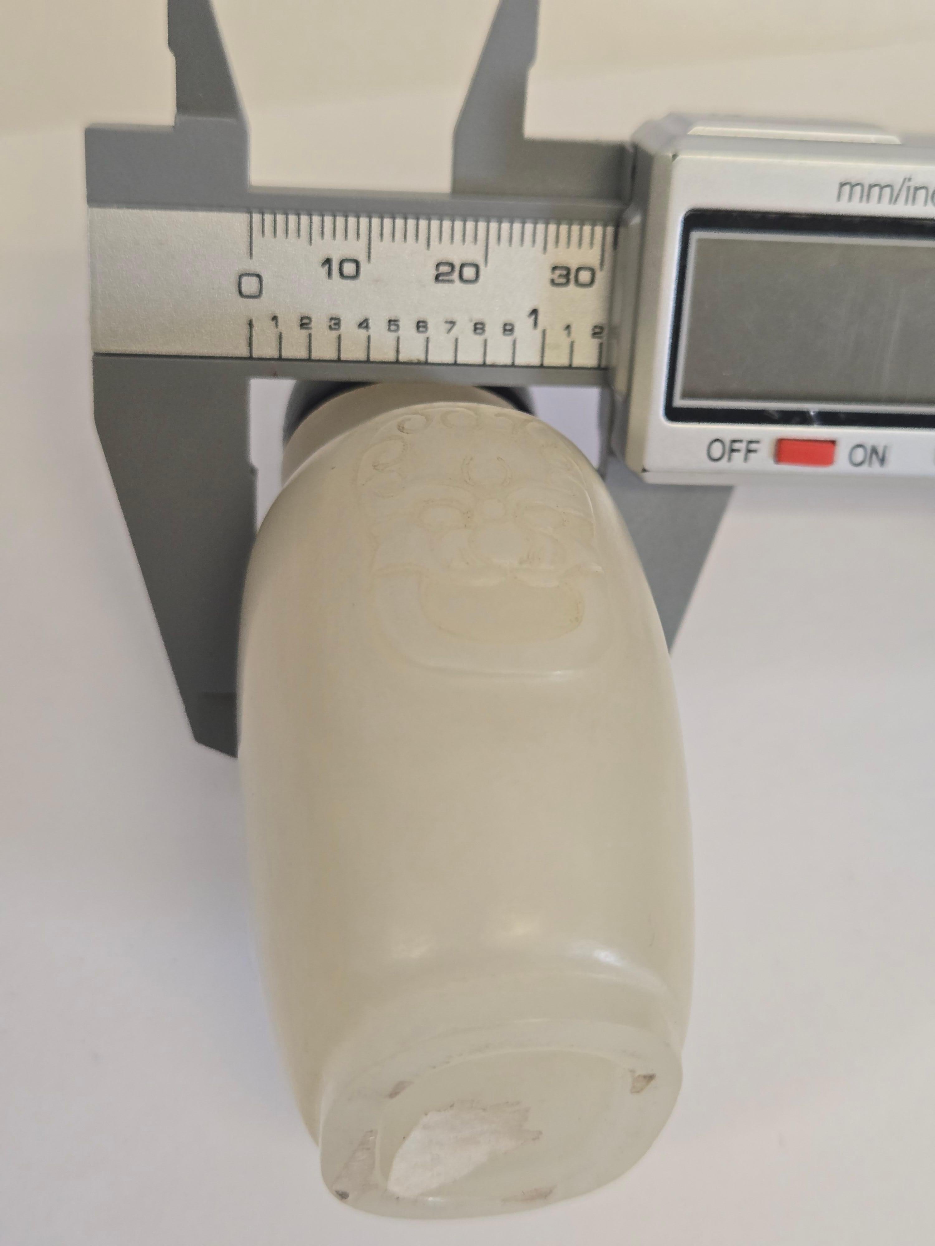 White Jade and Jadeite Snuff Bottle For Sale 9