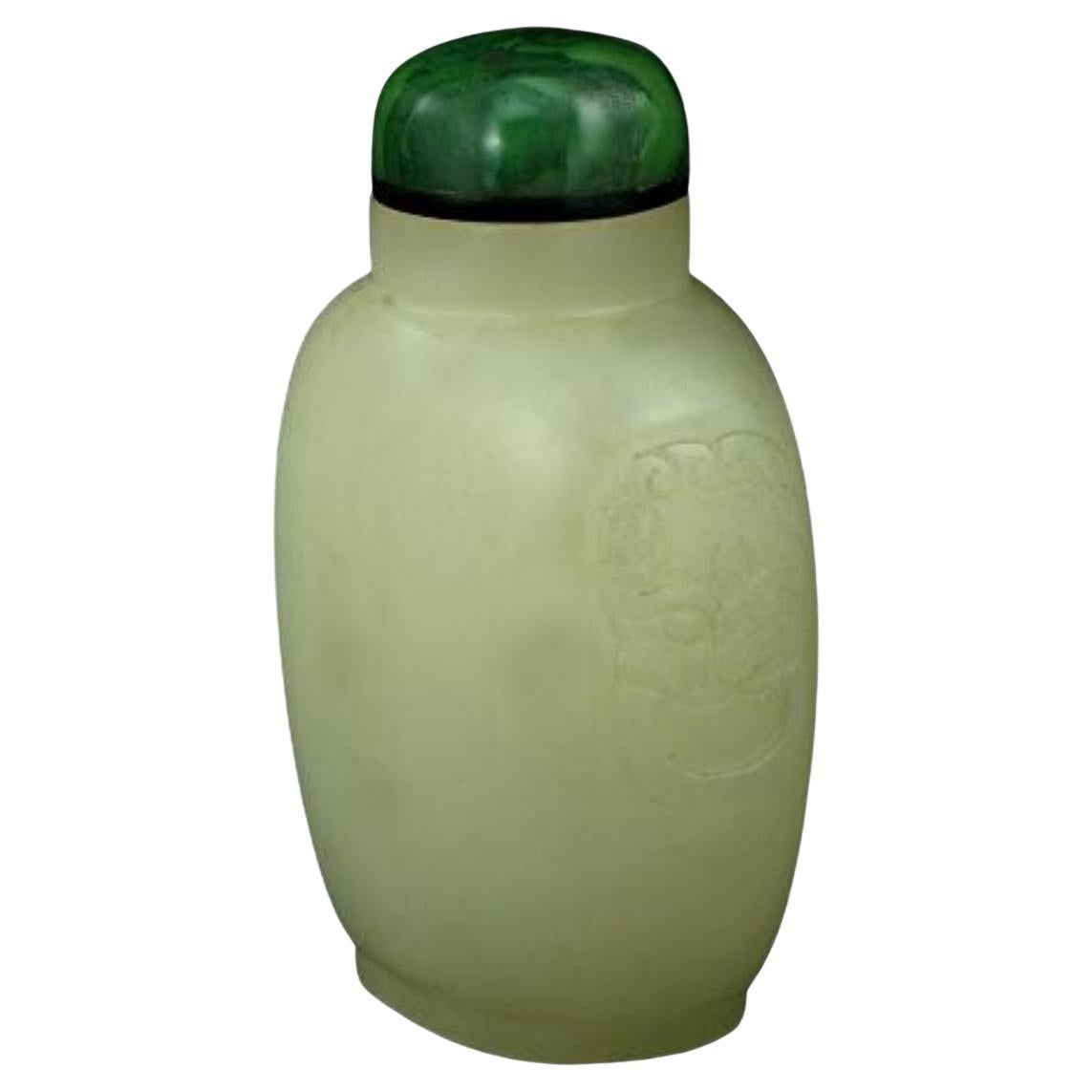 White Jade and Jadeite Snuff Bottle