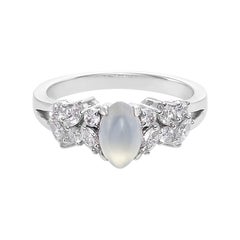 Anello di fidanzamento unico di giada bianca e diamante marquise in oro bianco 18 carati