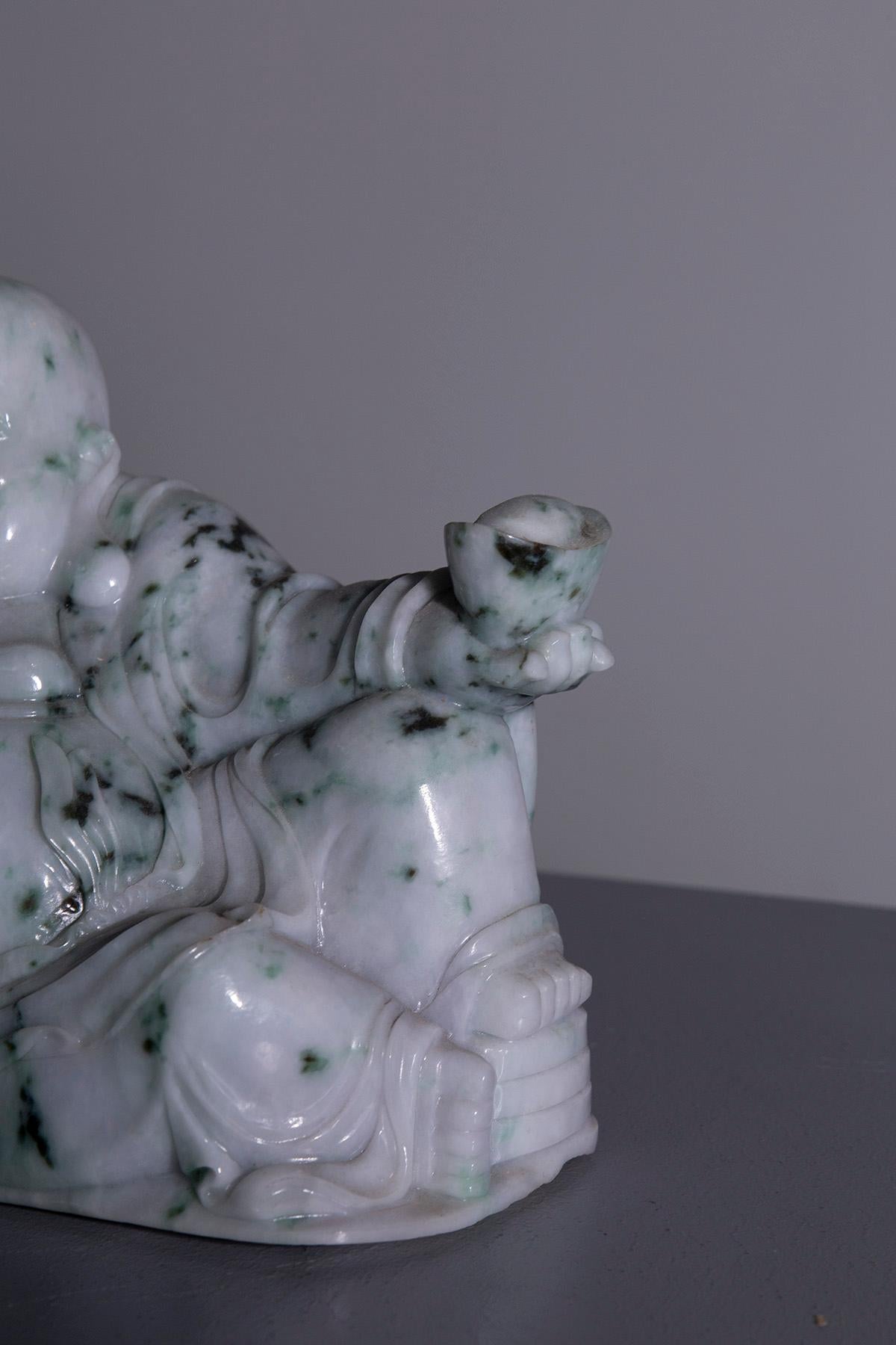 White jade Buddha figurines In Good Condition For Sale In Milano, IT