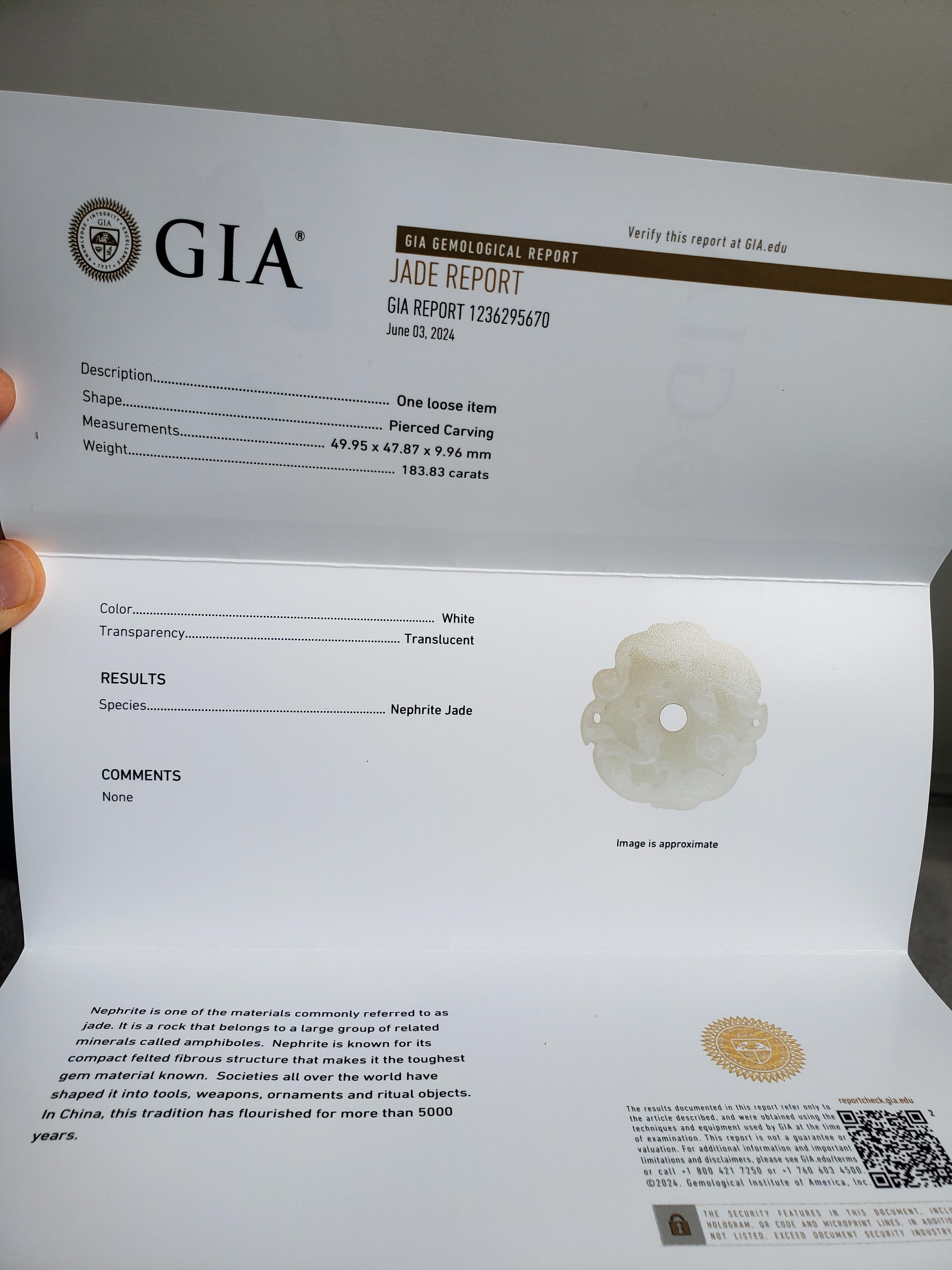 Ciondolo a disco di giada bianca a doppia nuvola Chilong  Rapporto GIA 1236295670 in vendita 6