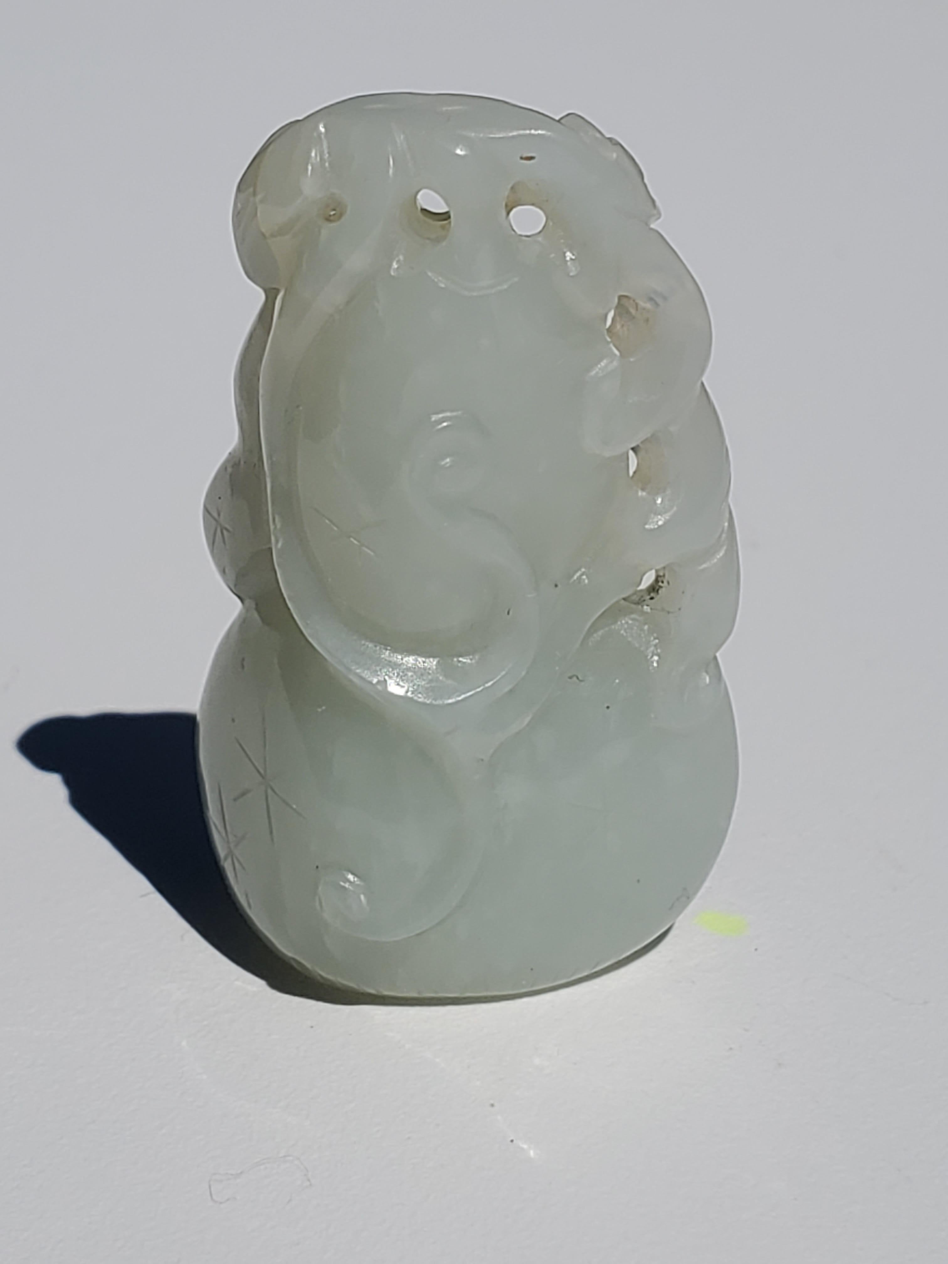 White Jade Double Gourd Pendant, Qing Dynasty For Sale 4