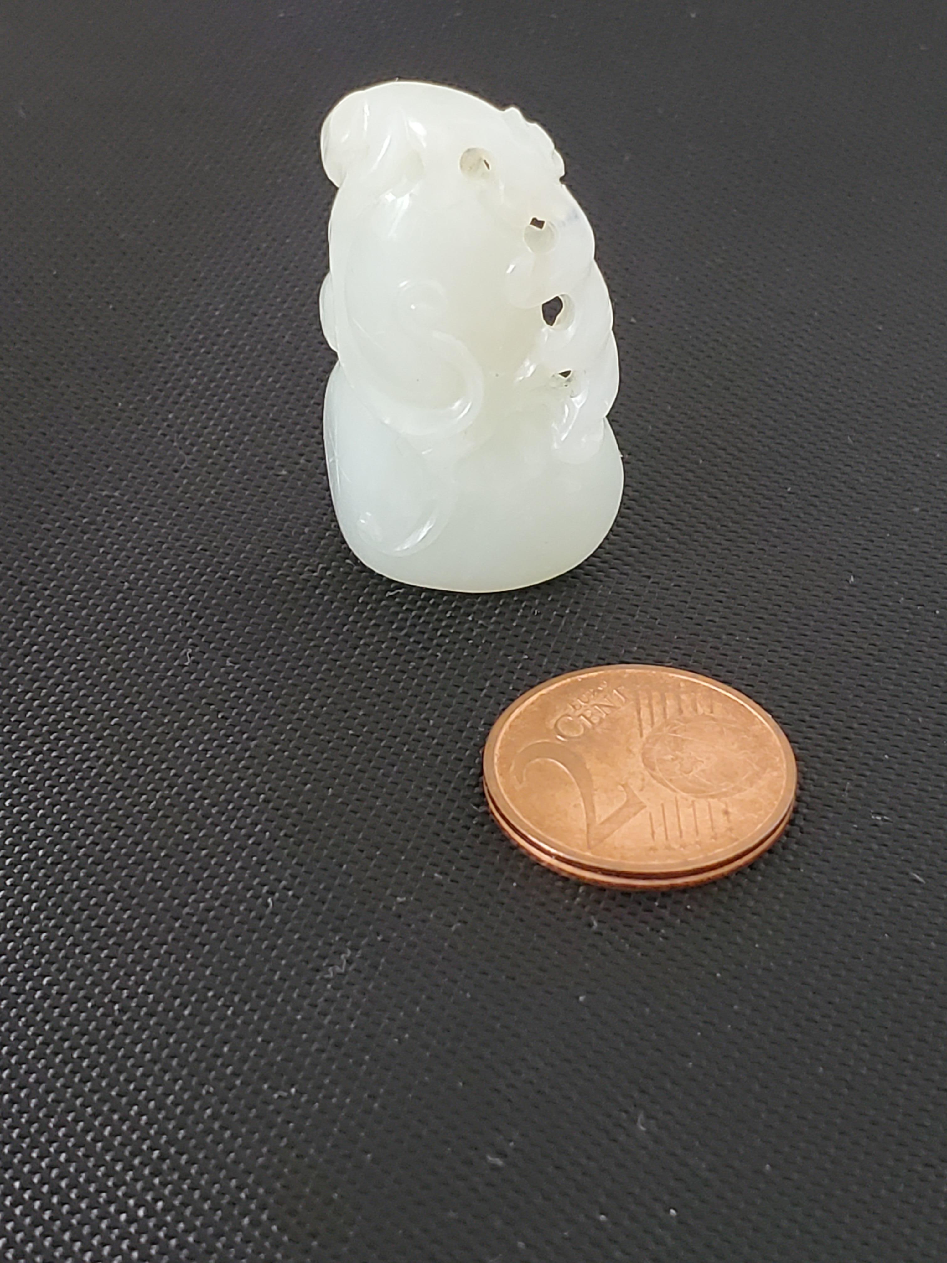 White Jade Double Gourd Pendant, Qing Dynasty For Sale 6