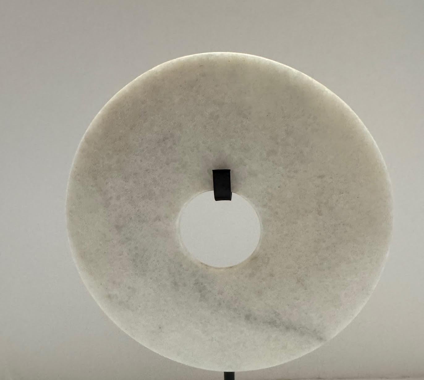 Juego De Dos Discos Lisos De Jade Blanco Sobre Soportes, China, Contemporáneo en Nuevo estado para la venta en New York, NY
