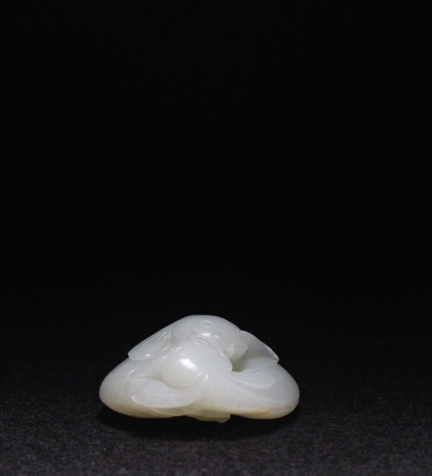 White Jade Twin Fish, Qing Dynasty In Good Condition For Sale In San Diego, CA