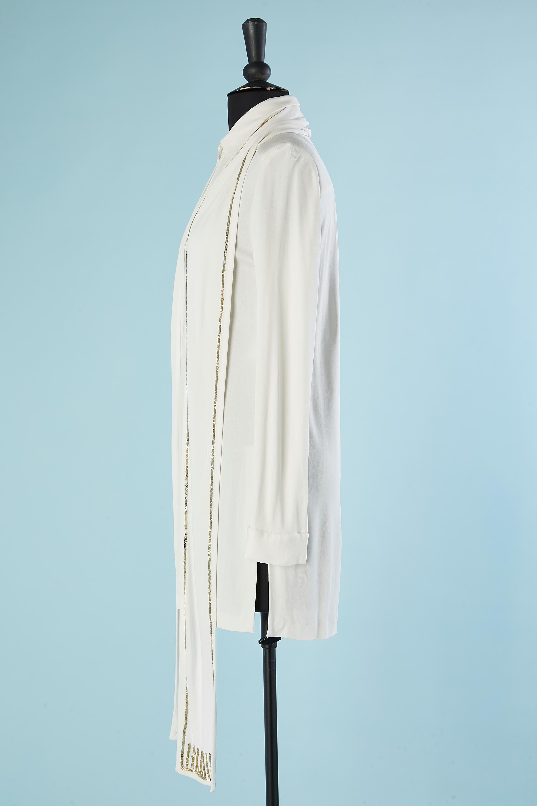 Tunique en jersey blanc avec écharpe et bordures en paillettes dorées Azzaro Paris Excellent état - En vente à Saint-Ouen-Sur-Seine, FR