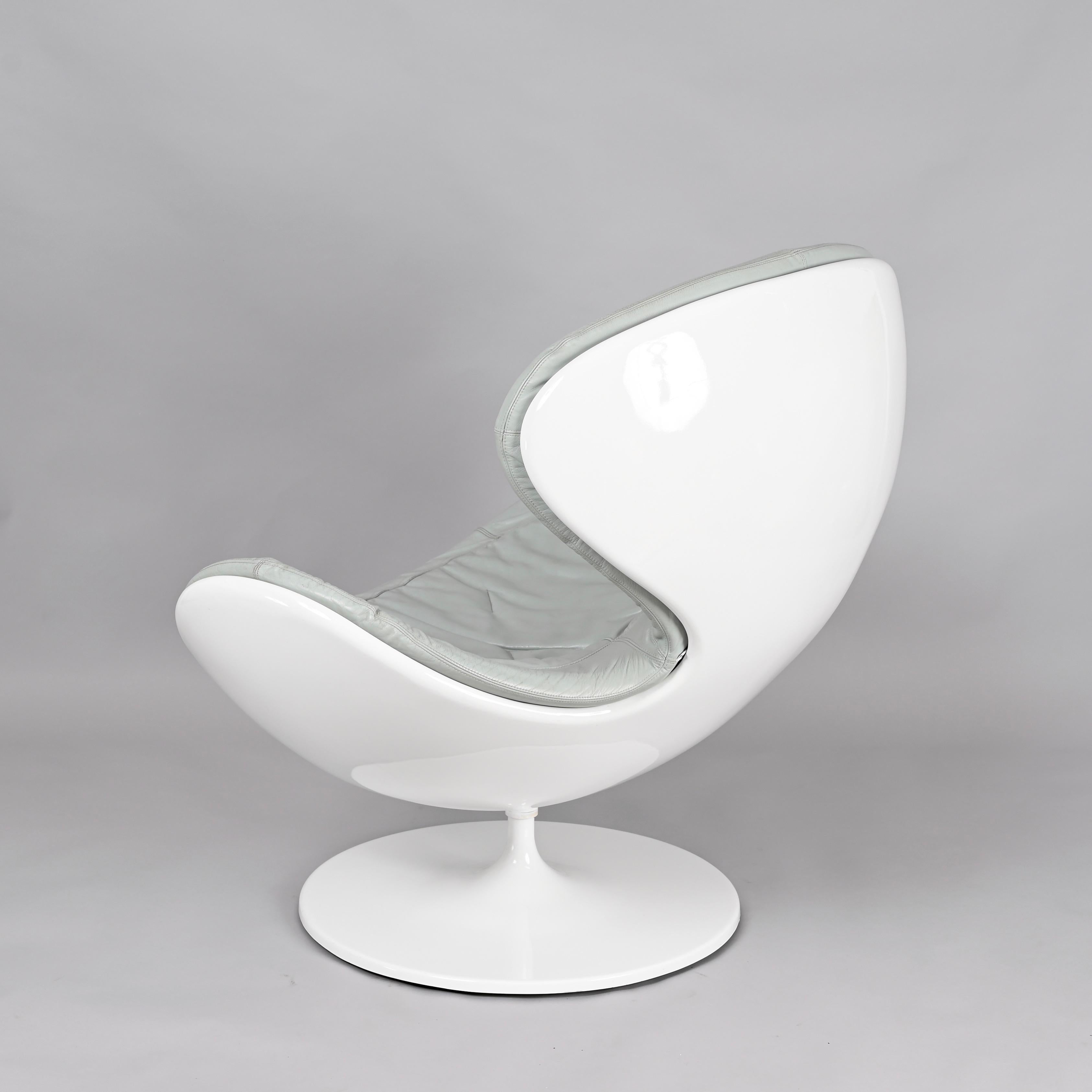 White Jetsons Swivel Armchair Grey Leather, Berchicci for Giovannetti, Italy  In Good Condition For Sale In Roma, IT