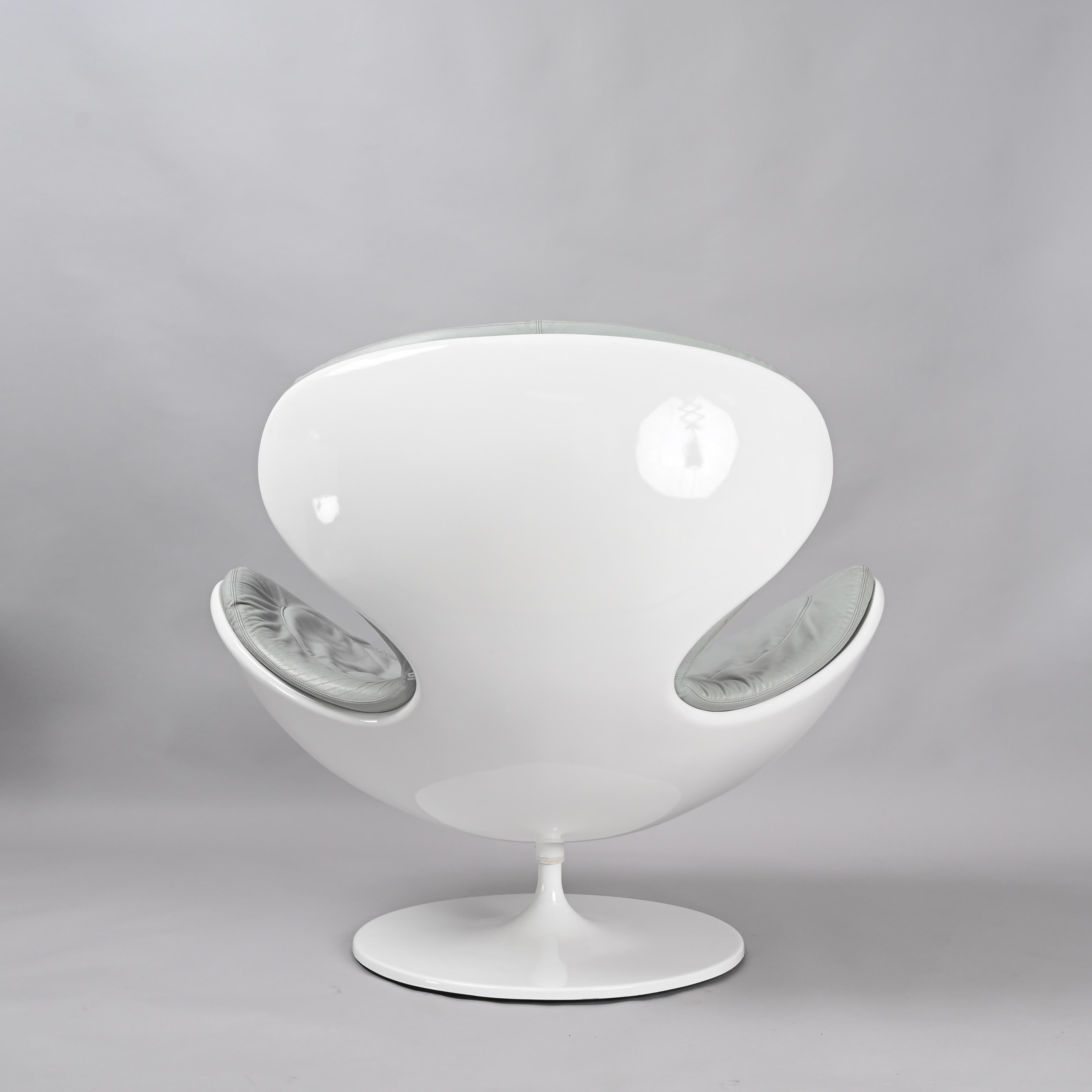 Sillón giratorio Jetsons blanco Piel gris, Berchicci para Giovannetti, Italia  Siglo XXI y contemporáneo en venta