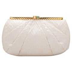 Judith Leiber pochette en peau de serpent blanche