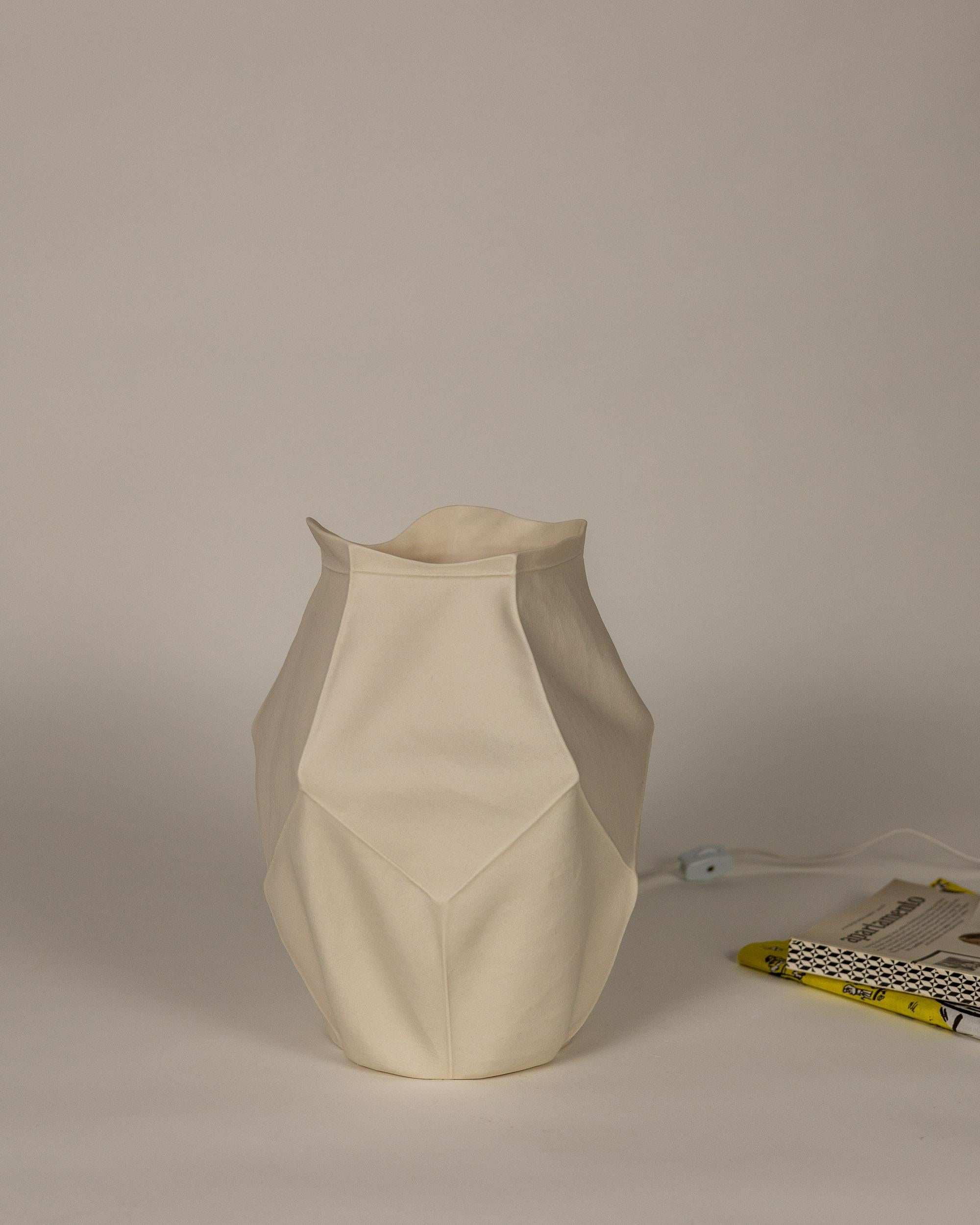 White Kawa Table Lamp by Luft Tanaka, Organic Modern, Porcelain, Table Light In New Condition For Sale In Brooklyn, NY