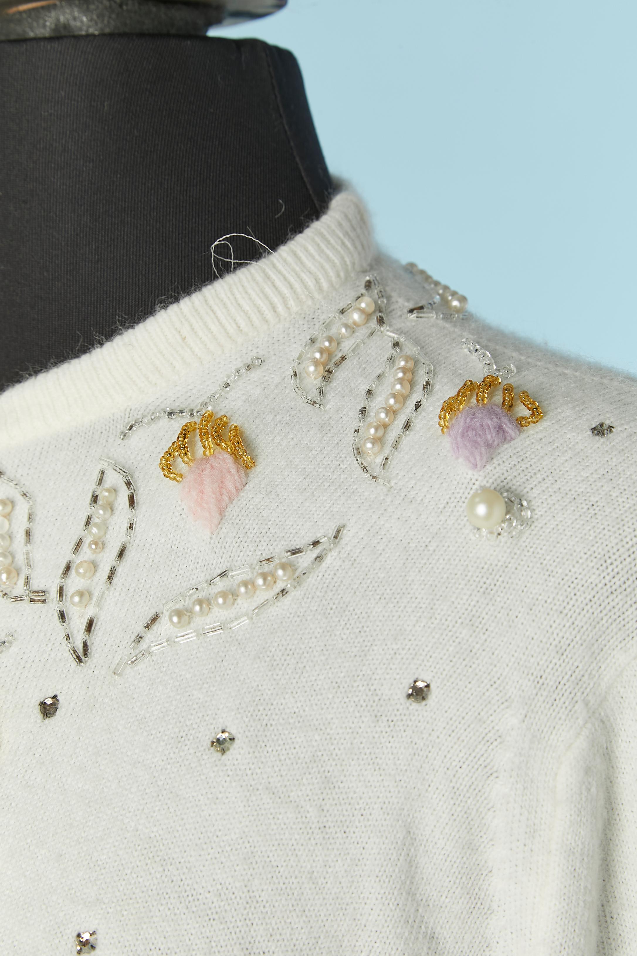 Weiße Strickjacke aus weißem Strick mit Perlen und Strass HUDDLESpun (Grau) im Angebot