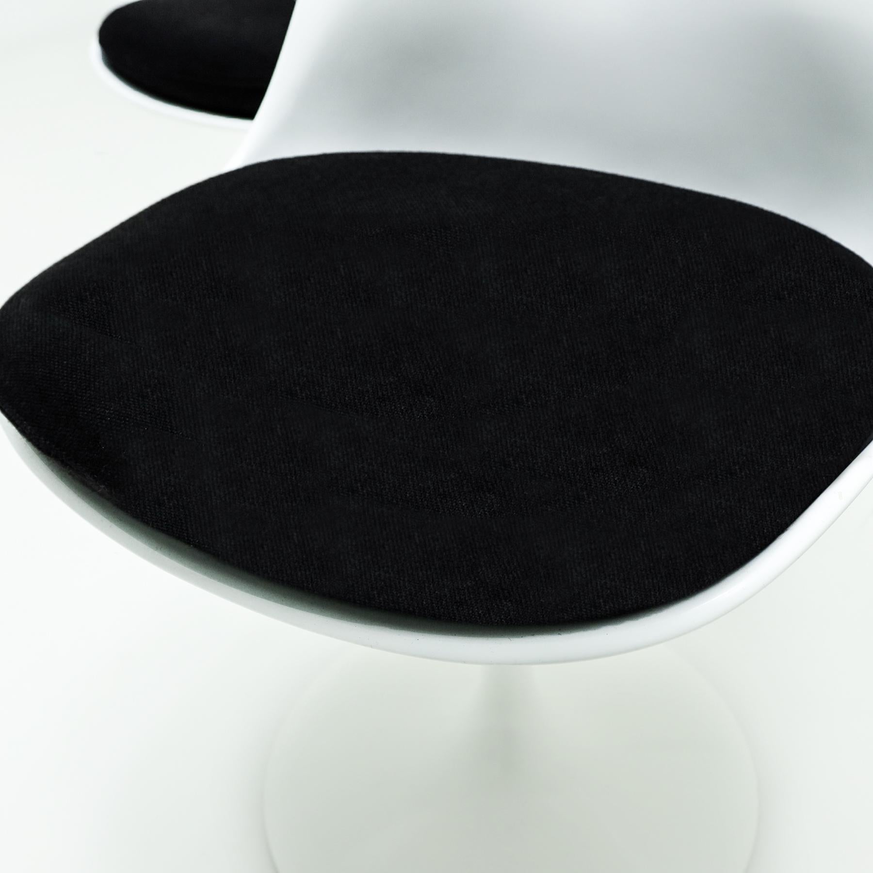 Weißer Knoll, Saarinen Calacatta-Marmor- Tulpen-Esstisch mit 4 passenden Stühlen im Angebot 1