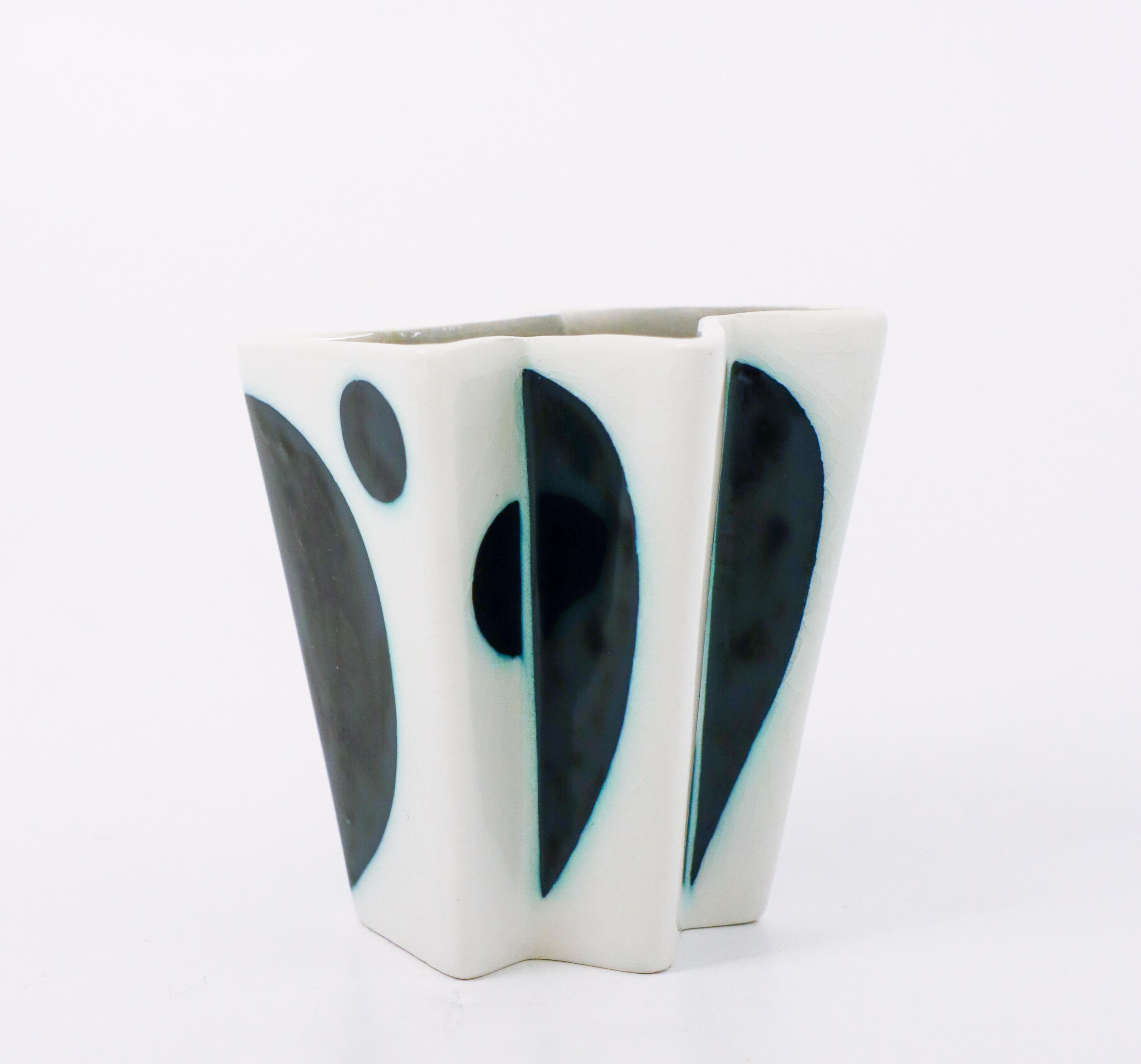 Suédois Vase en porcelaine blanche Konstrakta Carl-Harry Stålhane Rörstrand Midcentury Vintage en vente