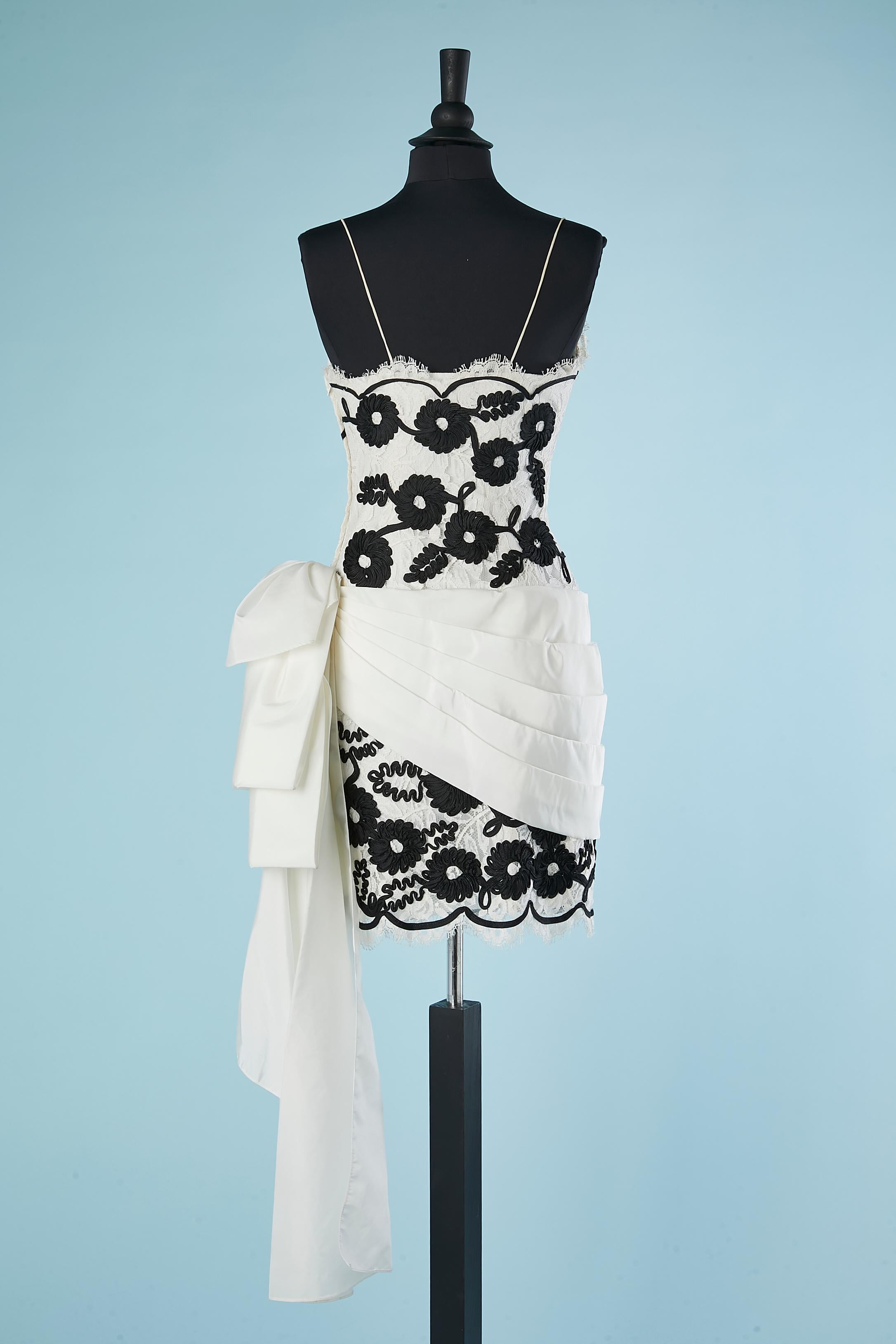 White lace cocktail dress with black flowers and  bow Victor Costa Lillie Rubin  For Sale 1
