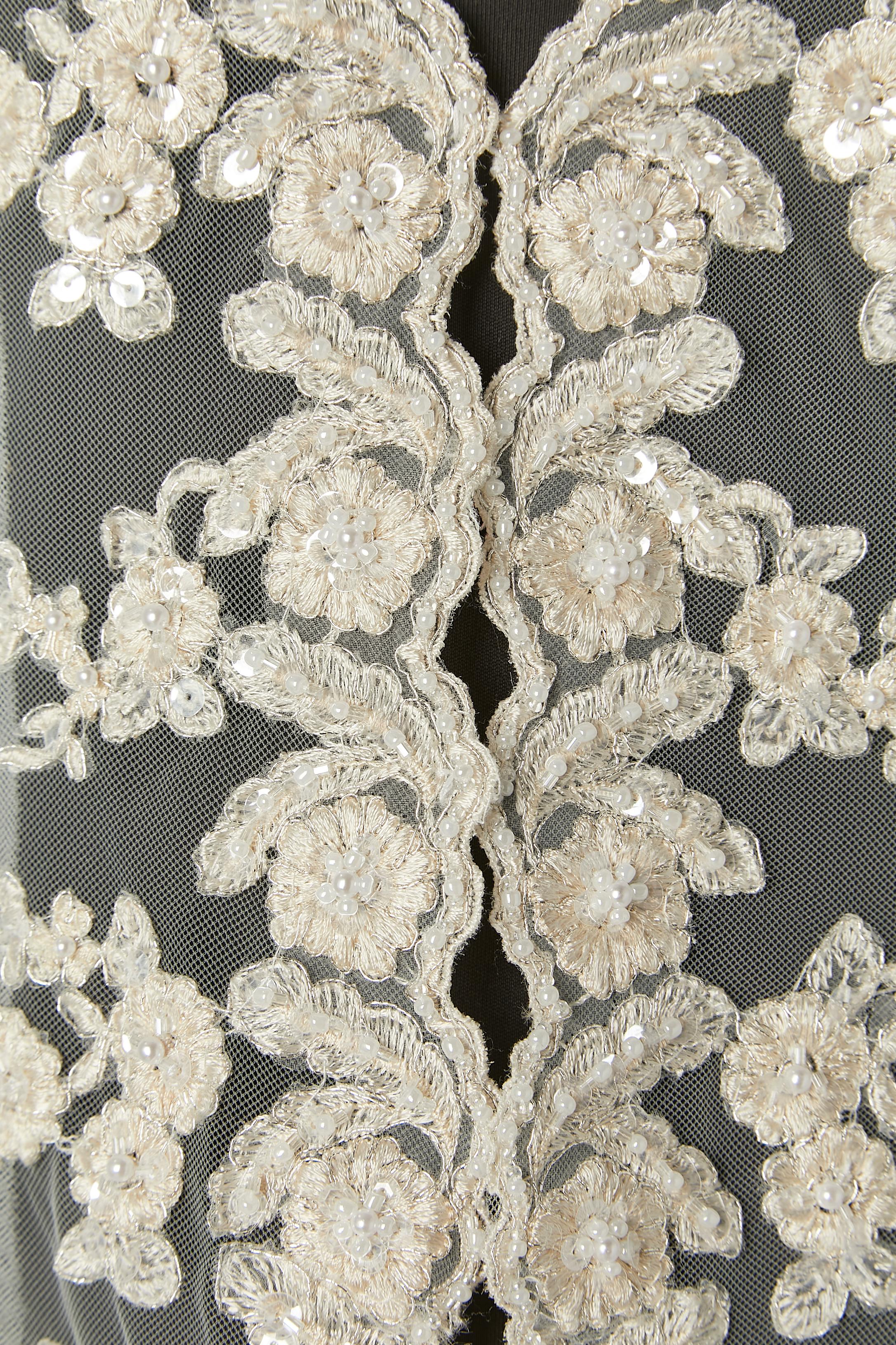 Cappotto da sposa in pizzo bianco con ricami e tulle con strascico In condizioni ottime a Saint-Ouen-Sur-Seine, FR
